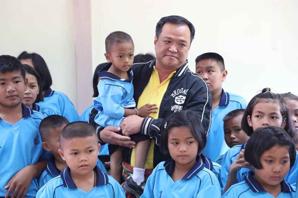 อนุทิน ชาญวีรกูล