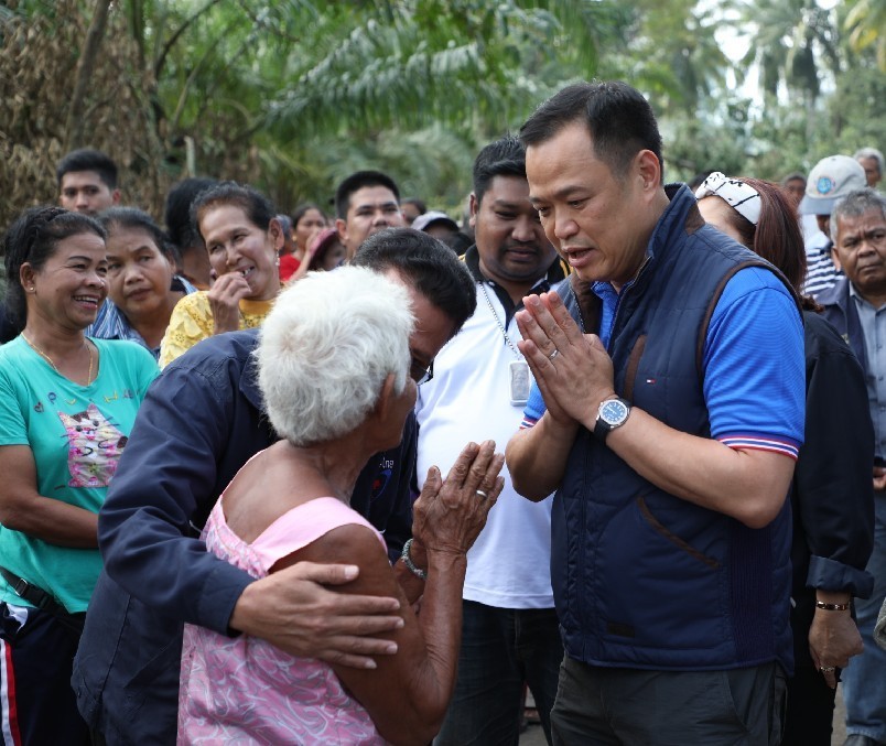 “อนุทิน” ลงพื้นที่นครศรีธรรมราช  ช่วยเหลือพี่น้องผู้ประสบภัย “ปาบึก” เต็มความสามารถ