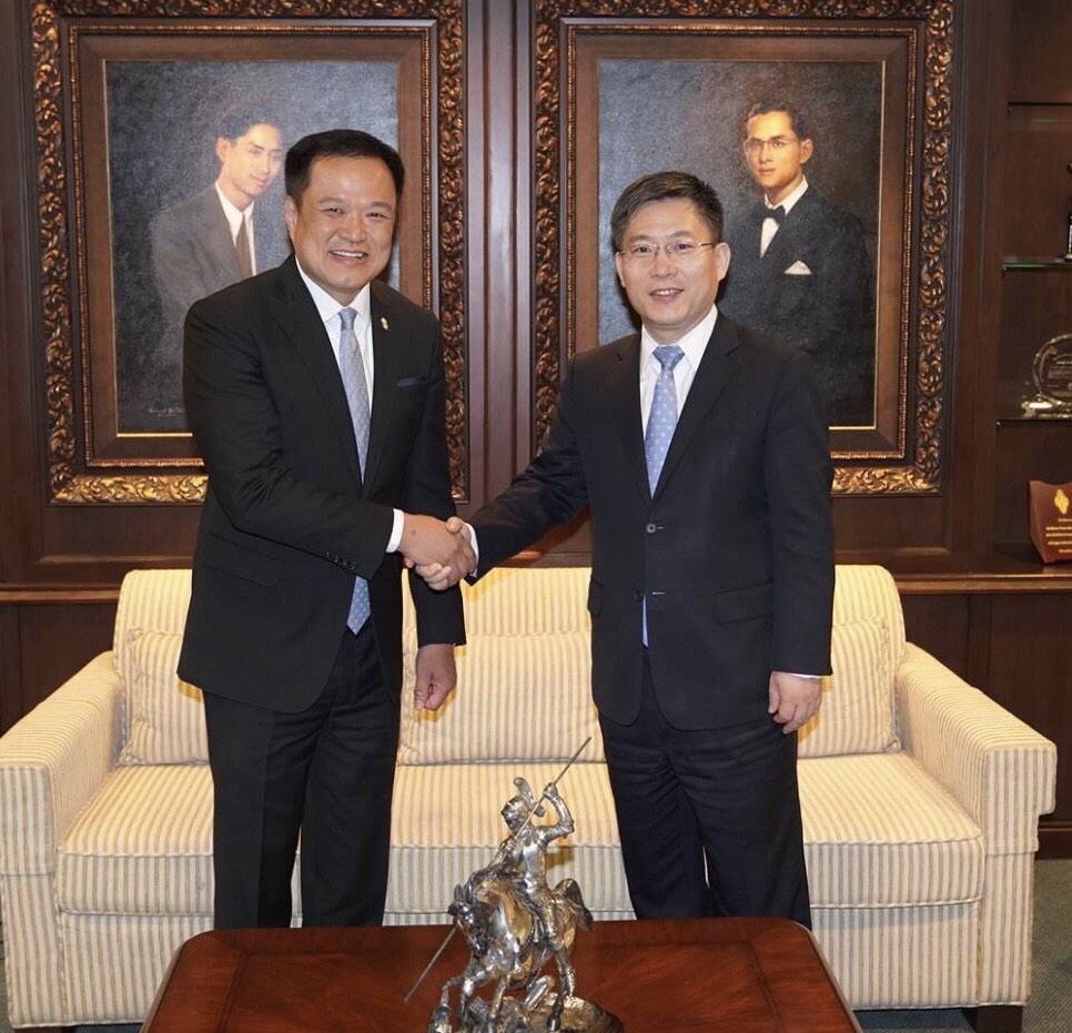 จีนส่งทูตพบ “อนุทิน” กินน้ำชาคุยเลือกตั้ง ตะลึง 4 ปี ชาติมหาอำนาจแห่พบเพียบขอฟังอินไซด์การเมืองไทย