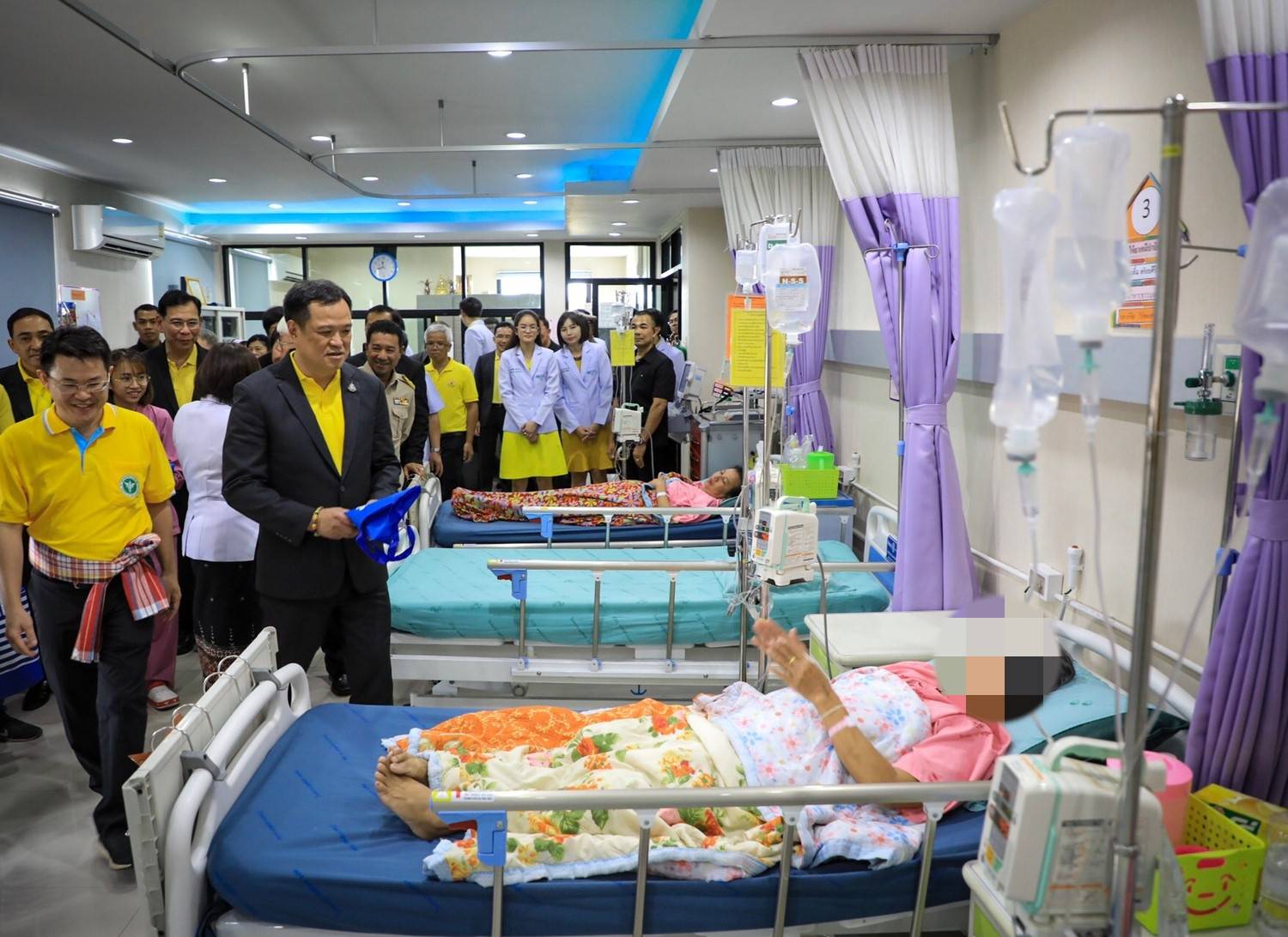 "อนุทิน" ตรวจเยี่ยม รพ.ชุมแพ ยกเป็นมาตรฐาน ร.พ.ทั่วประเทศ