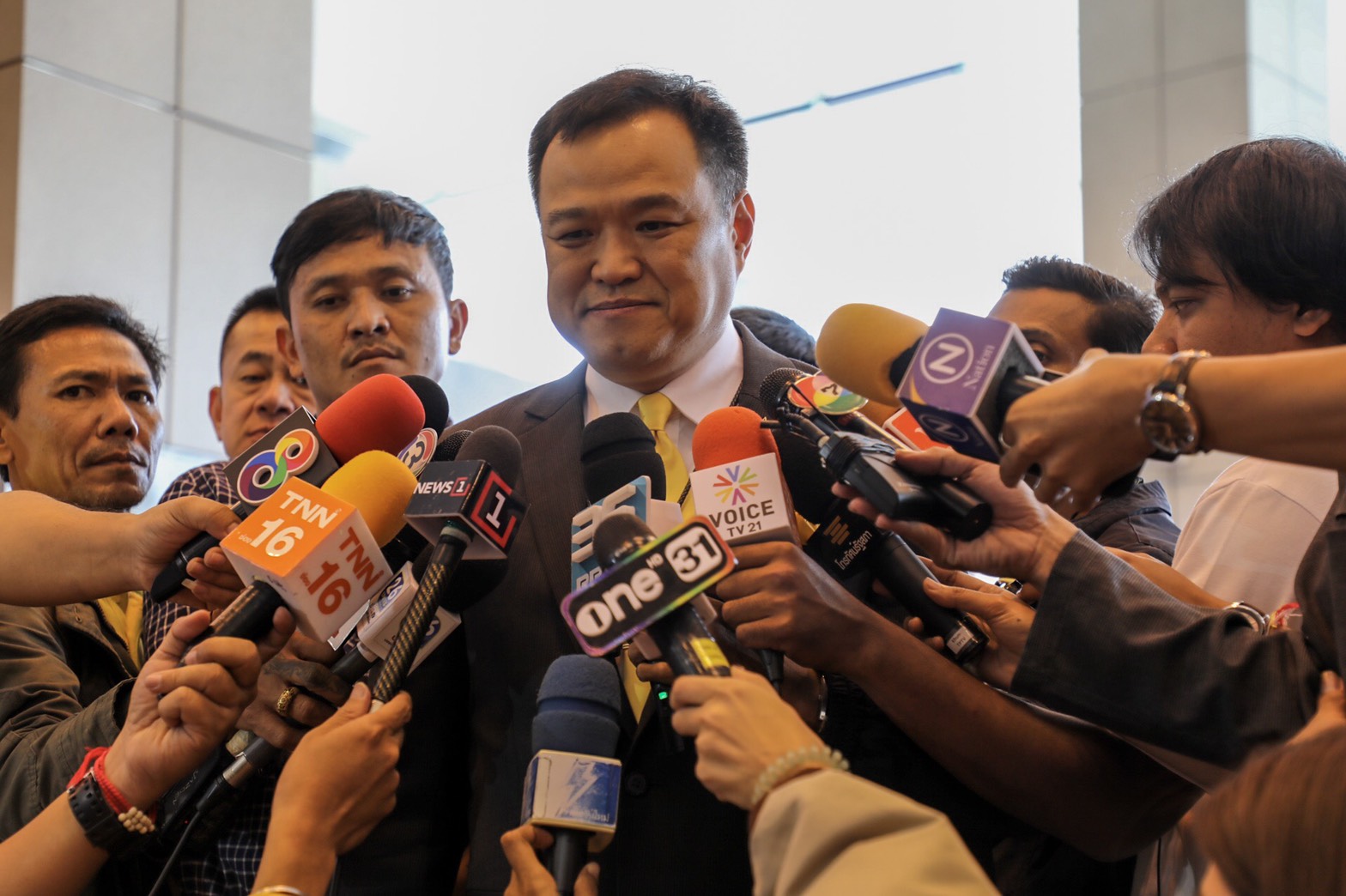 "อนุทิน" เดินหน้า"กัญชาเสรีเพื่อการแพทย์-พัฒนาระบบประกันสุขภาพถ้วนหน้า-ยกระดับอสม."