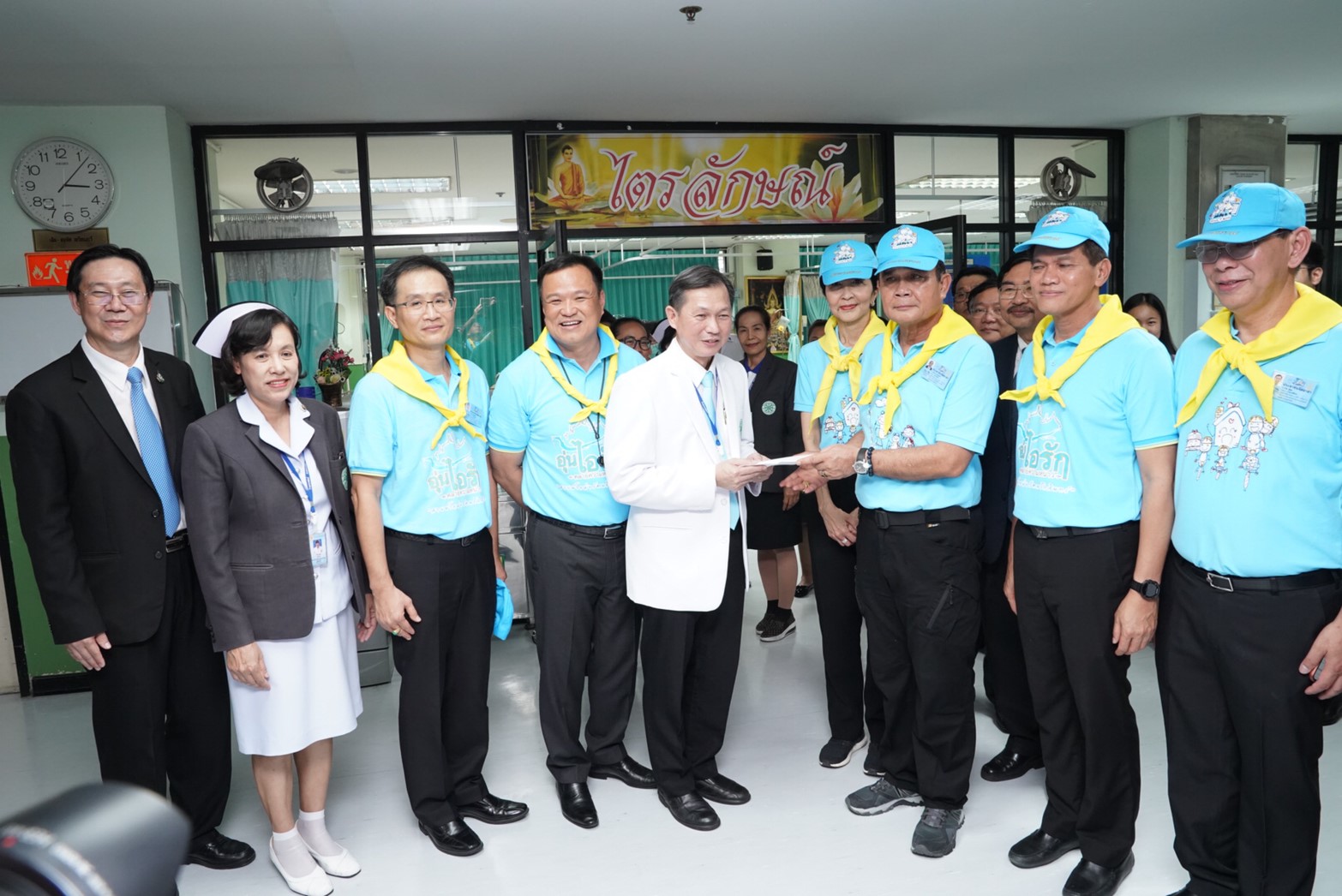 รมต.สธ. พร้อมคณะ ให้การต้อนรับ นายกฯ ร่วมกิจกรรมจิตอาสา รพ.สงฆ์ ย้ำ รบ.ตั้งเป้ายกระดับบริการสาธารณสุข ดูแลทั้ง ปชช.และบุคลากรทางการแพทย์