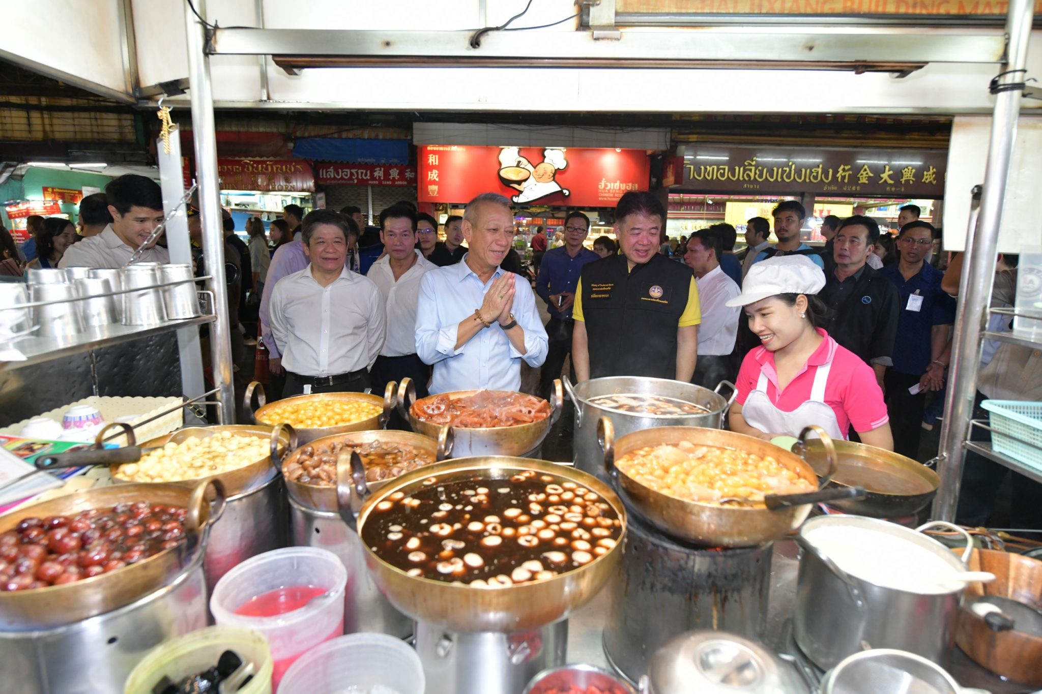 พิพัฒน์ ลุย !!! เยาวราช สร้างความมั่นใจเรื่องความปลอดภัย ชี้เหตุระเบิดไม่กระทบท่องเที่ยว