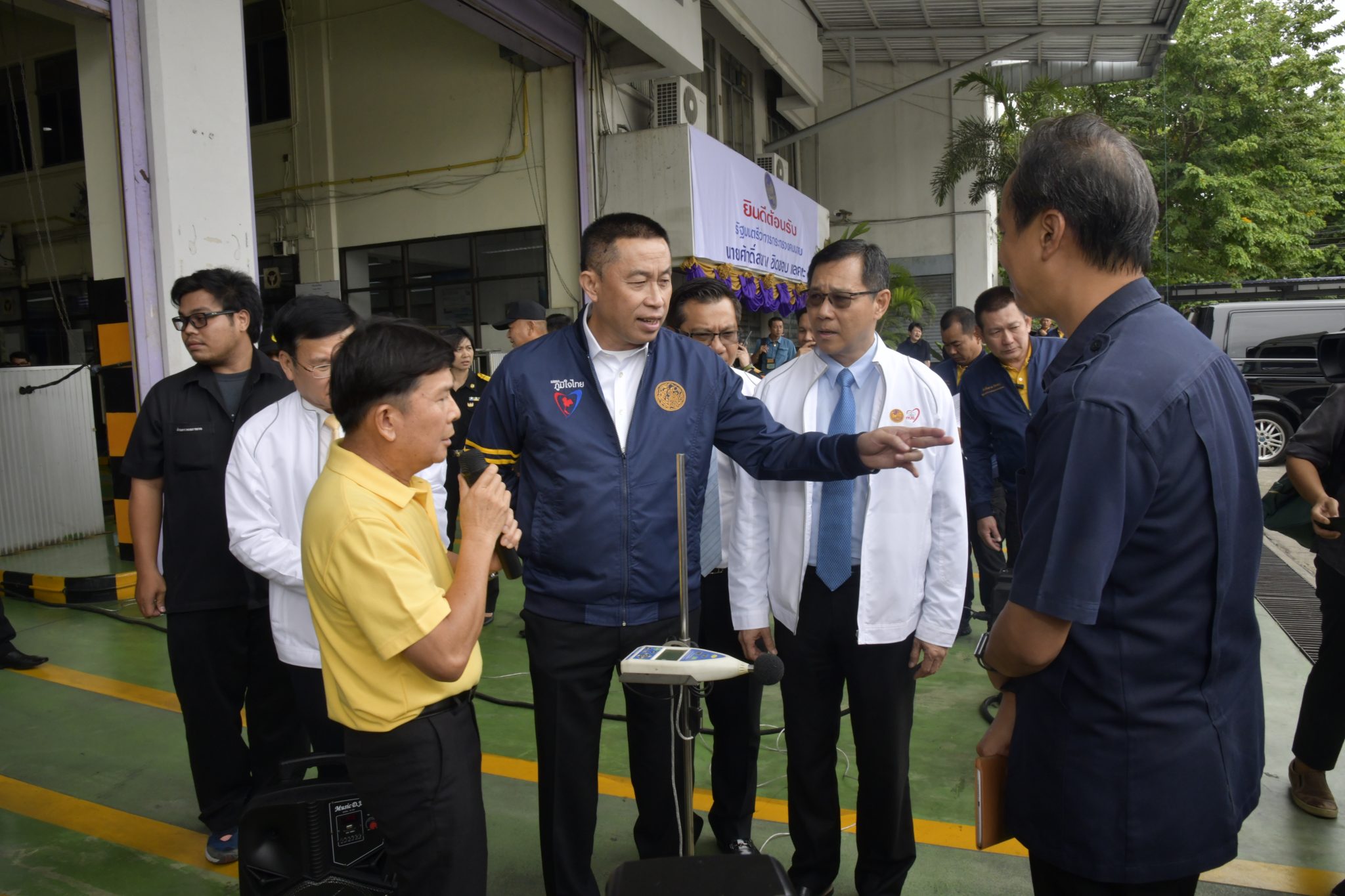 "ศักดิ์สยาม" เดินหน้า มอบนโยบายการดำเนินการด้านความปลอดภัยในการใช้รถใช้ถนน ลดอุบัติเหตุให้เป็นศูนย์ในที่สุด