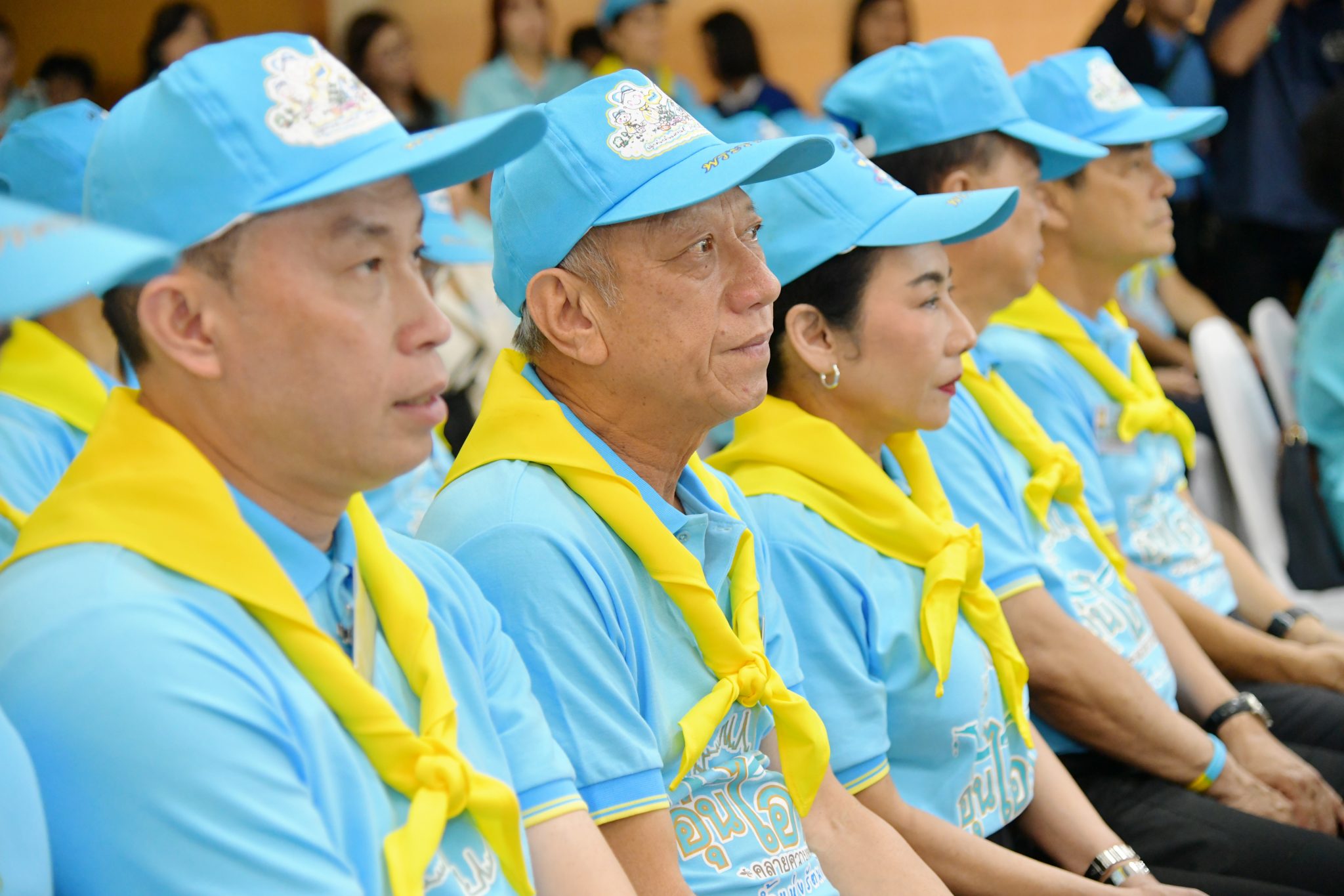 "ศักดิ์สยาม - พิพัฒน์" ร่วมกิจกรรมจิตอาสาช่วยผู้พิการทางสายตา