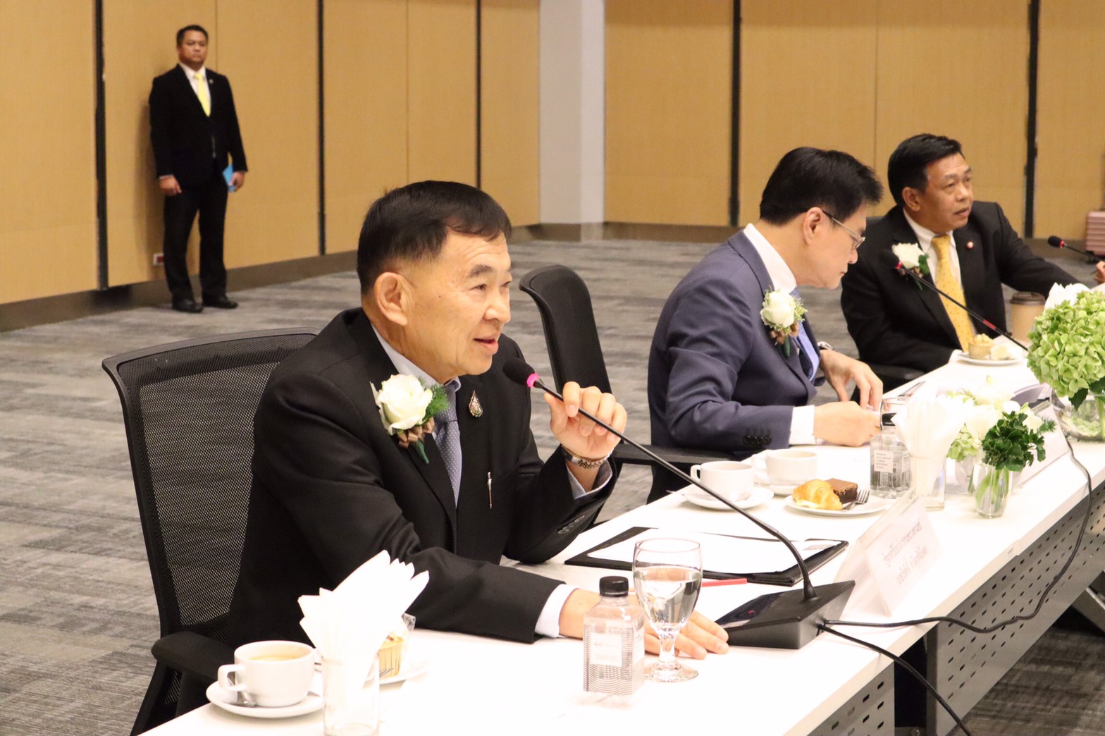 รมช.พาณิชย์ "วีรศักดิ์" มอบกรมส่งเสริมการค้าระหว่างประเทศเป็นแม่งานนำทูตพาณิชย์กว่า 20 ประเทศลงพื้นที่ภาคอีสาน บูรณาการความร่วมมือกับพาณิชย์จังหวัด