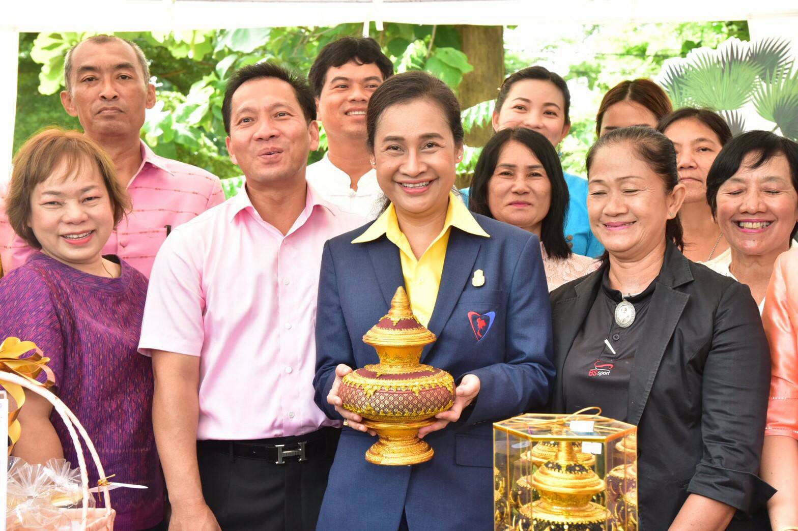 "รมช.กนกวรรณ" ลุยเมืองพ่อขุนรามฯ  ดัน ผลิตภัณฑ์ กศน.สู่ตลาดชั้นนำ