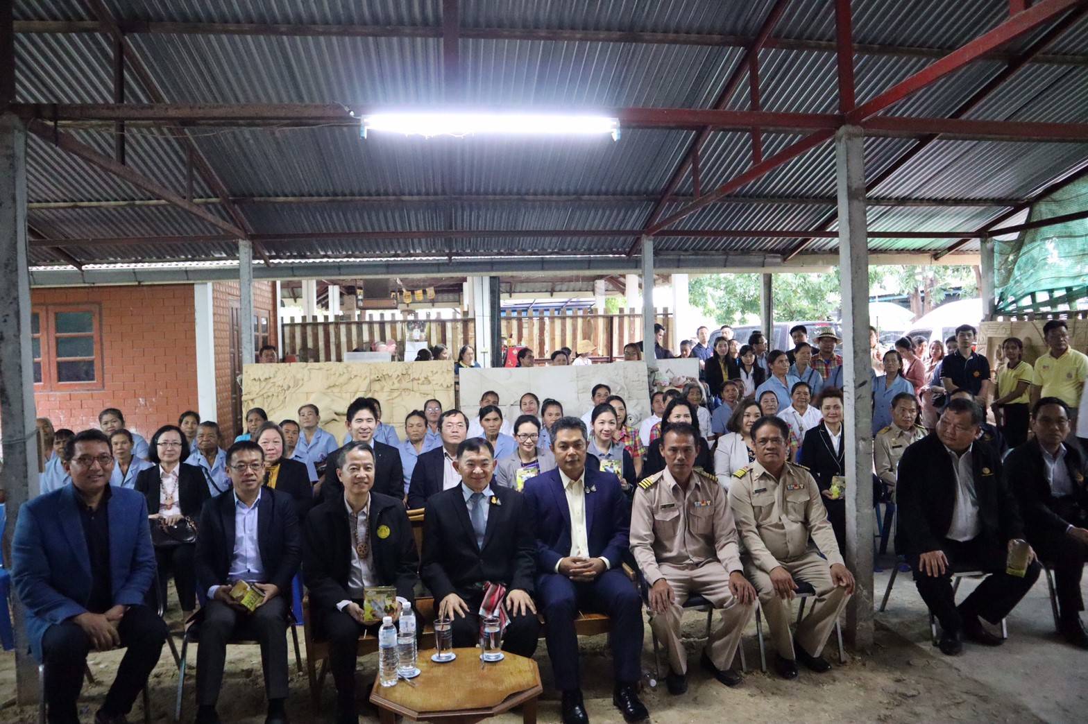 "วีรศักดิ์".....ดึงทูตพาณิชย์ 20 สำนักงานทั่วโลก ลงพื้นที่บ้านหนองโสนดันสินค้าชุมชนลุยตลาดโลก