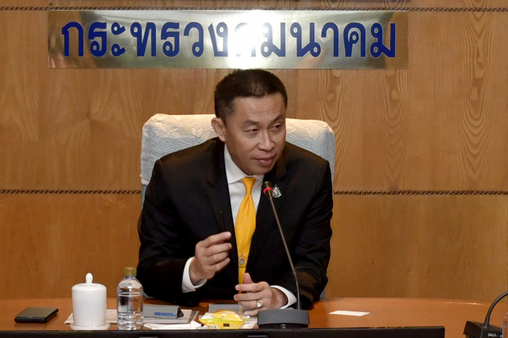 "ศักดิ์สยาม" หารือแนวทางแก้ไขปัญหาการจราจรบริเวณ มธ.รังสิต