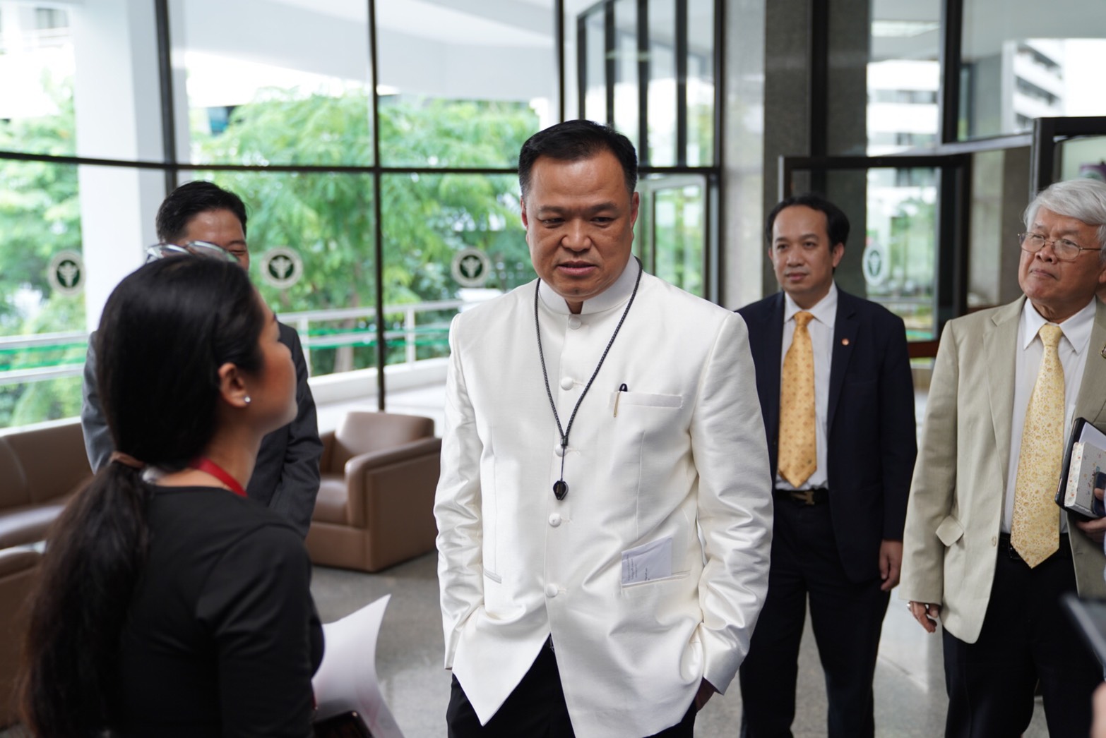 "อนุทิน" ส่งหน่วย Mcatt รุกแก้ปัญหาฆ่าตัวตาย แนะ คนใกล้ชิดสังเกตพฤติกรรมกลุ่มเสี่ยง