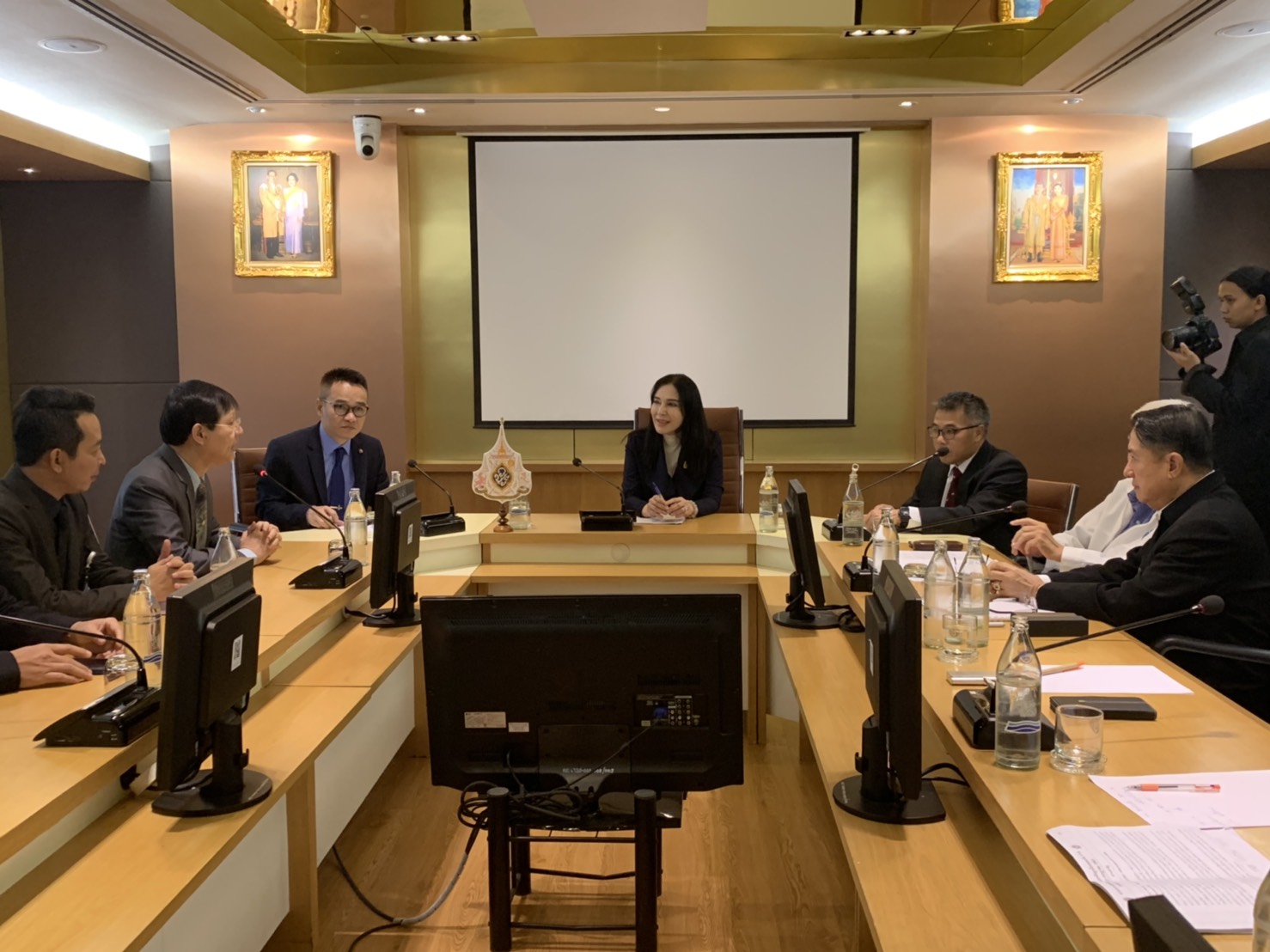 “มนัญญา” รมช.เกษตรฯ รับเรื่องสหกรณ์คลองจั่น นำโดย “หมอระวี”  รมช.เกษตรฯ ยัน จะติดตามเรื่องนี้ไม่ให้สมาชิกกว่า 50,000 คน รับผลกระทบแน่นอน