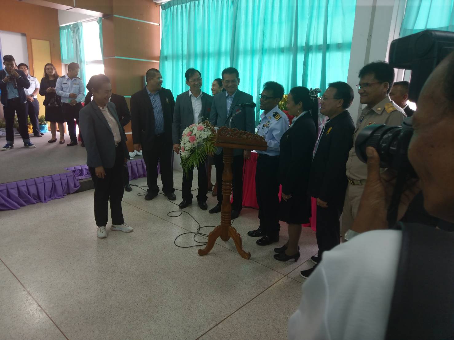 "กนกวรรณ" ลงใต้ ปลุกขวัญกำลังครู เผยผลงานอัดฉีดค่าพยาบาล1.5 แสนต่อคนเรียบร้อยแล้ว พร้อมเร่งบรรจุแม่พิมพ์ กศน.เป็นข้าราชการ