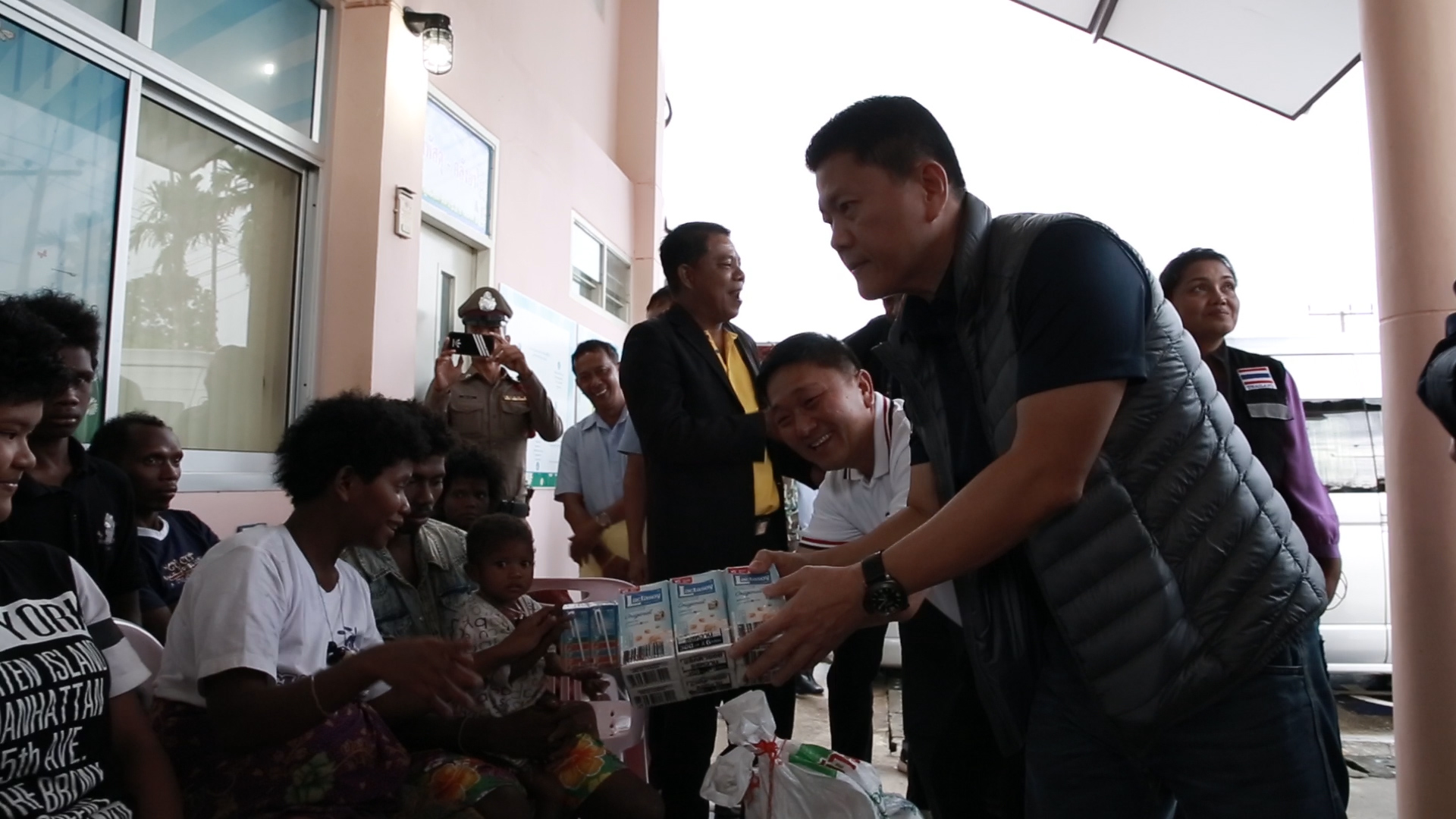 "บุญลือ" ลงพื้นที่พัทลุง เยี่ยมกลุ่มชาติพันธุ์ซาไก พร้อมรับฟังปัญหาการศึกษา และสาธารณสุข