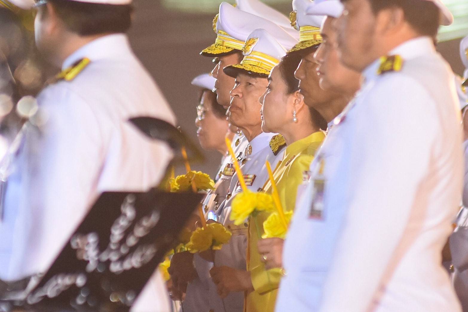 "วีรศักดิ์" ร่วมพิธีจุดเทียนเพื่อน้อมรำลึกในพระมหากรุณาธิคุณ ร.9