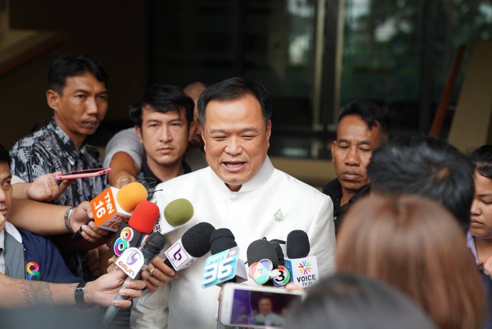 "อนุทิน" เผย สธ.ไม่ยุ่งเรื่องสารทดแทน แต่หากพบมีอันตราย ก็ต้องแบน