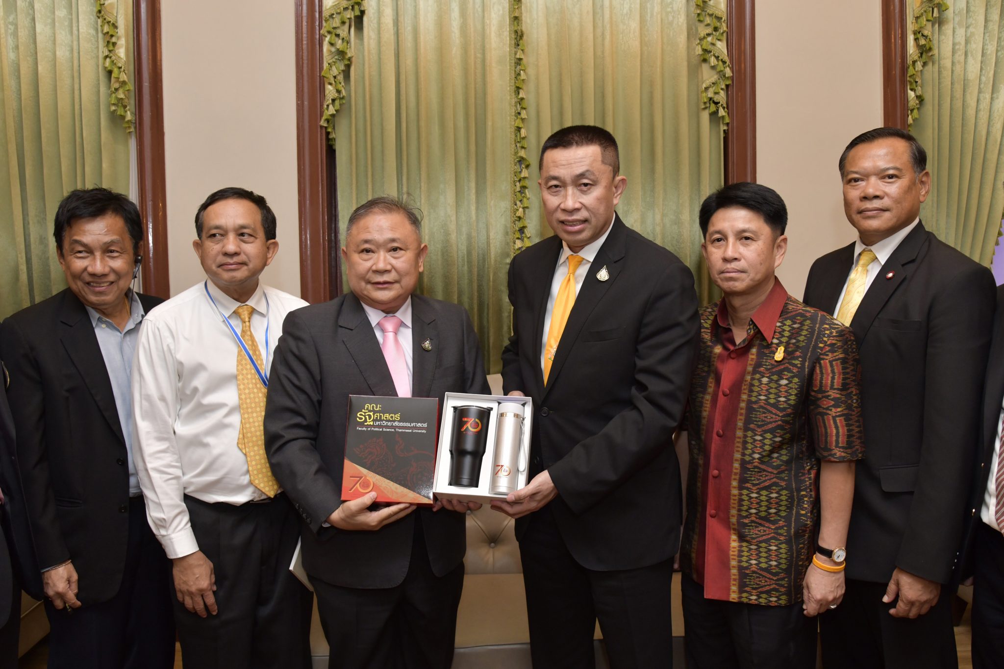 "ศักดิ์สยาม" รับรางวัลศิษย์เก่าดีเด่น ประจำปี 2562