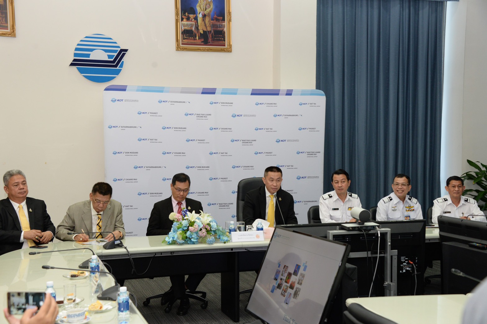 รัฐมนตรีว่าการกระทรวงคมนาคมตรวจเยี่ยมและมอบนโยบายแก่ ทอท.