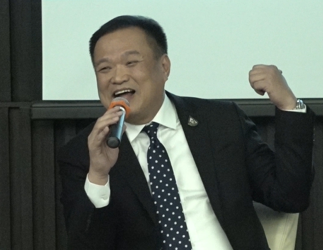 “อนุทิน” ย้ำ นโยบายกัญชา ต้องเป็นรูปธรรม จ่อส่งข้อมูล สธ.หนุนกฎหมาย 6 ต้น