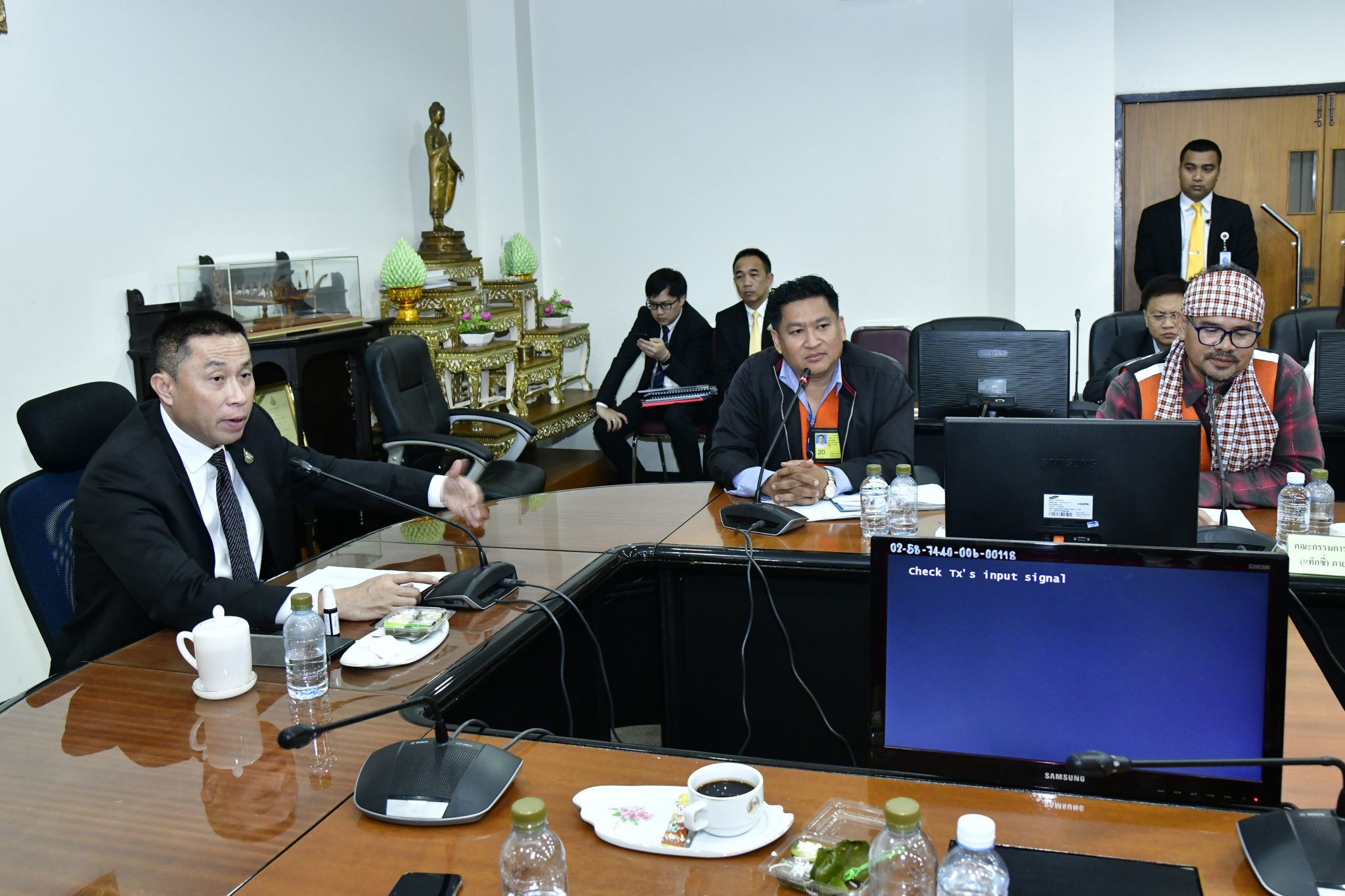 "ศักดิ์สยาม"หาแนวทางการแก้ไขปัญหาของผู้ขับขี่รถจักรยานยนต์รับจ้างสาธารณะ