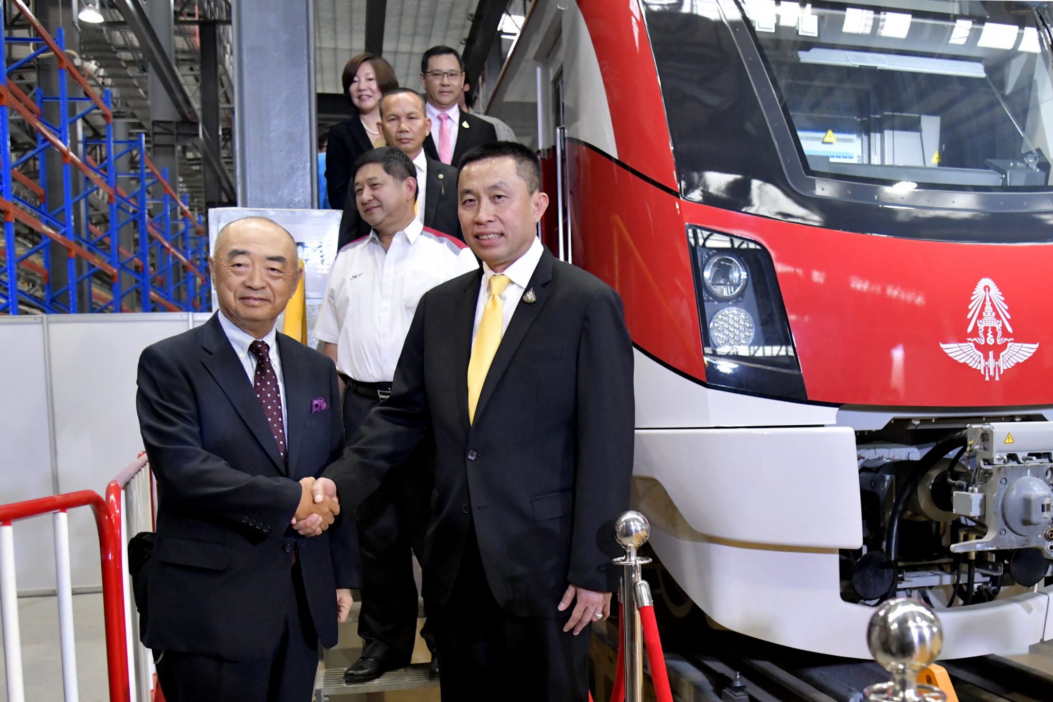 "ศักดิ์สยาม" รมว.คมนาคม เป็นประธานพิธีต้อนรับขบวนรถไฟฟ้าสายสีแดงชุดแรก