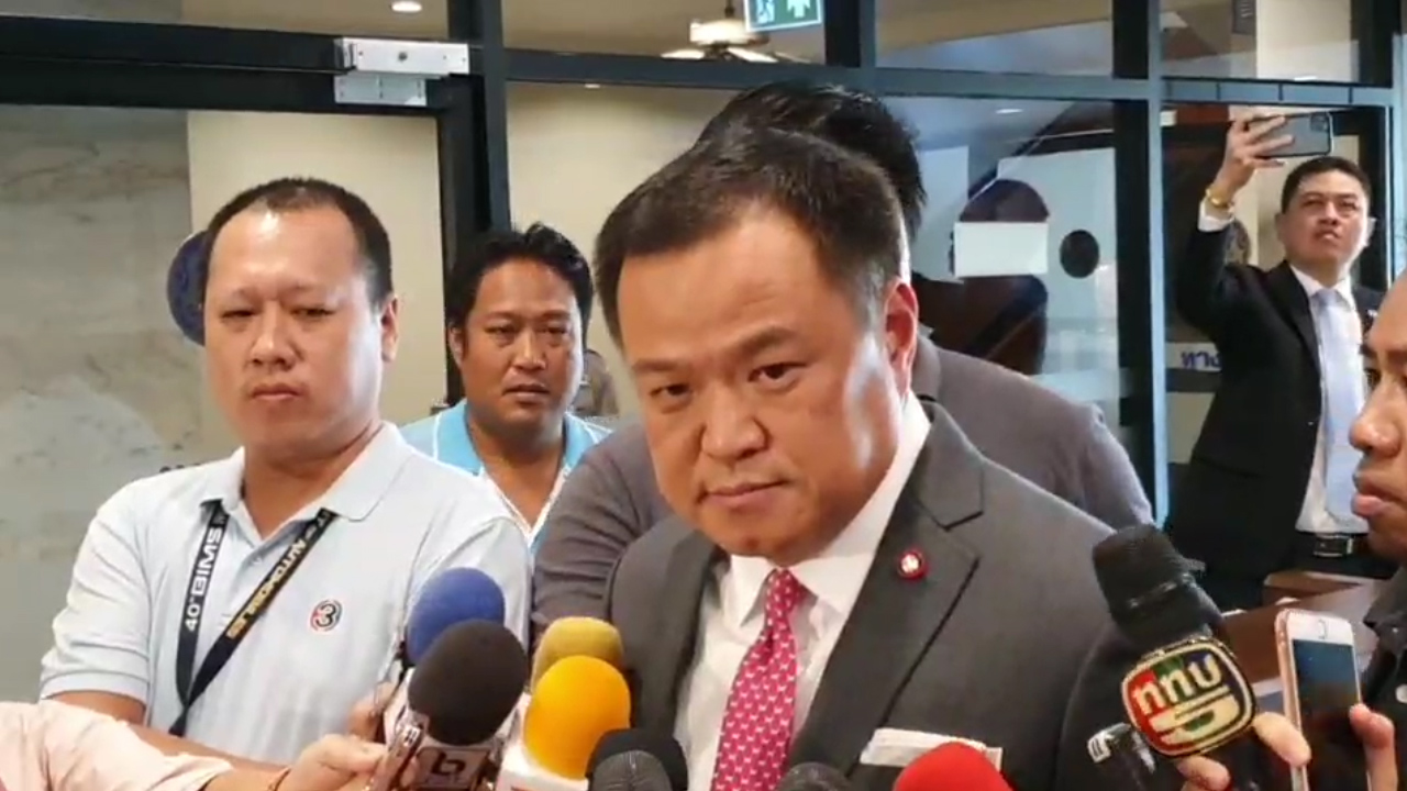 "อนุทิน" รองนายกฯ และ รมว.สาธารณสุข มั่นใจ ภัยแล้งไม่กระทบ รพ. ย้ำ ให้บริการได้ตามปกติ