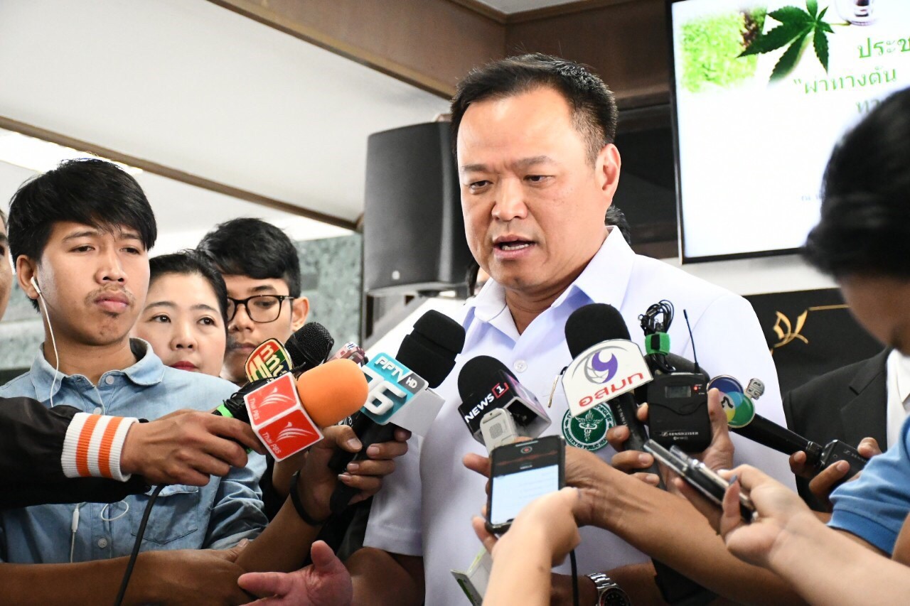 ‘อนุทิน’ แนะตีความที่ประชุมเลื่อนแบนสารเคมีให้ชัด หลัง คกก.วัตถุอันตรายเผย “ไม่มีการลงมติ”