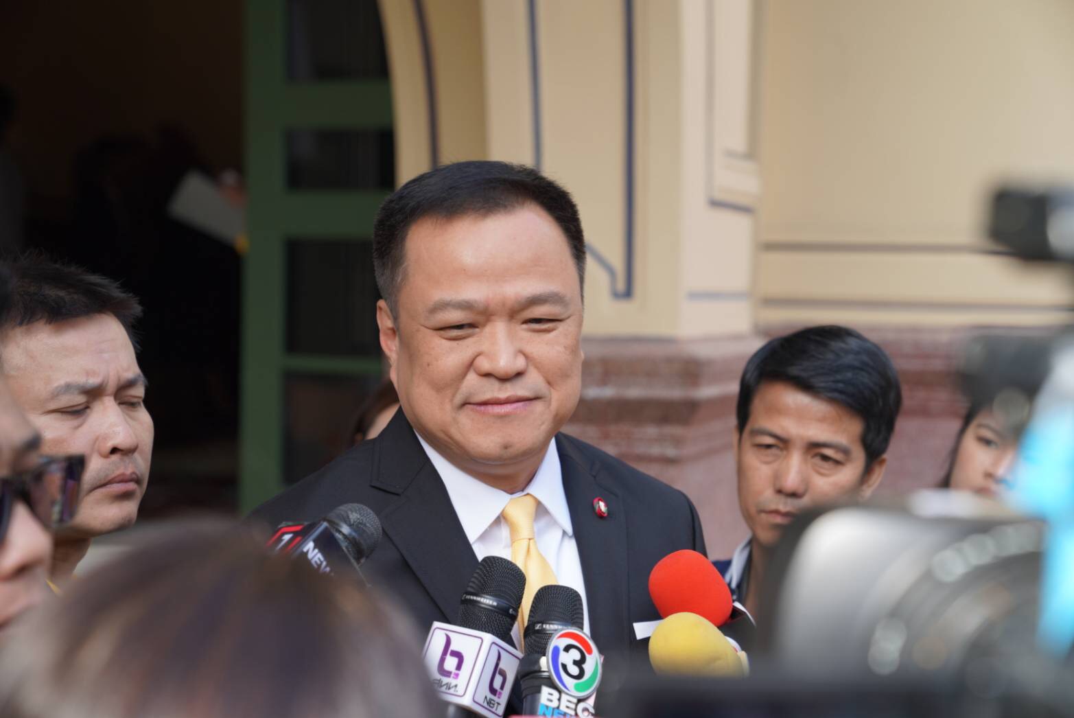 “อนุทิน” ไม่ถือสา “รุ่นฟลายเวท” ข้ามรุ่นกระแทก  ชี้ “งูเห่า” ไม่ใช่ทางแก้ปัญหาระยะยาว