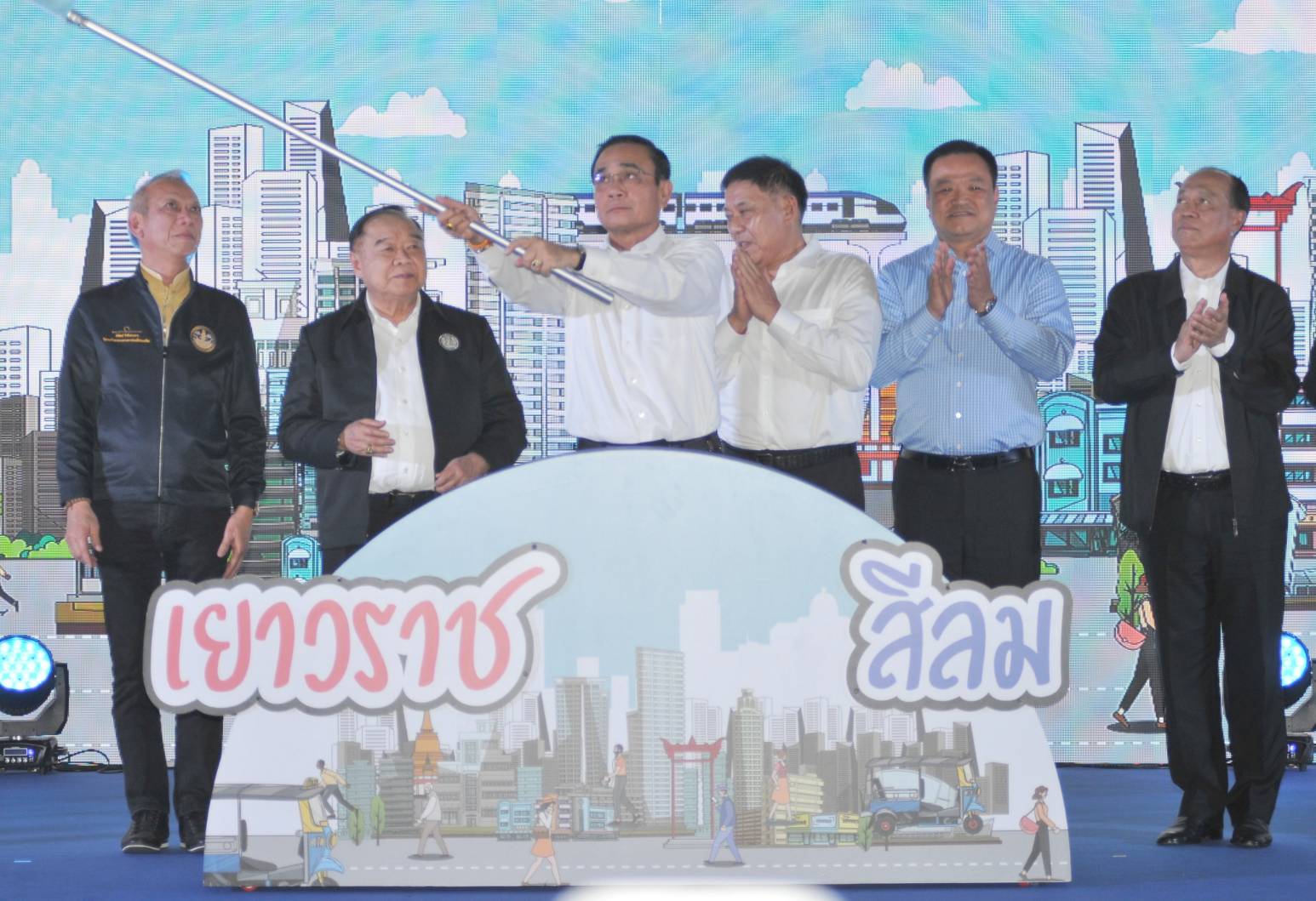 "อนุทิน" ร่วมงานถนนคนเดิน"สีลม-เยาวราช" นำร่องก่อนคิกออฟ 22 ธ.ค.ทั่วประเทศกระตุ้นเศรษฐกิจ!