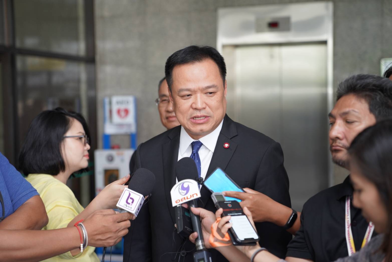 "อนุทิน" เผย ปี 63 สธ.หนุนแบนสารพิษ พร้อมสั่ง อย.ลุยแปะสลากผลิตภัณฑ์เตือนประชาชน