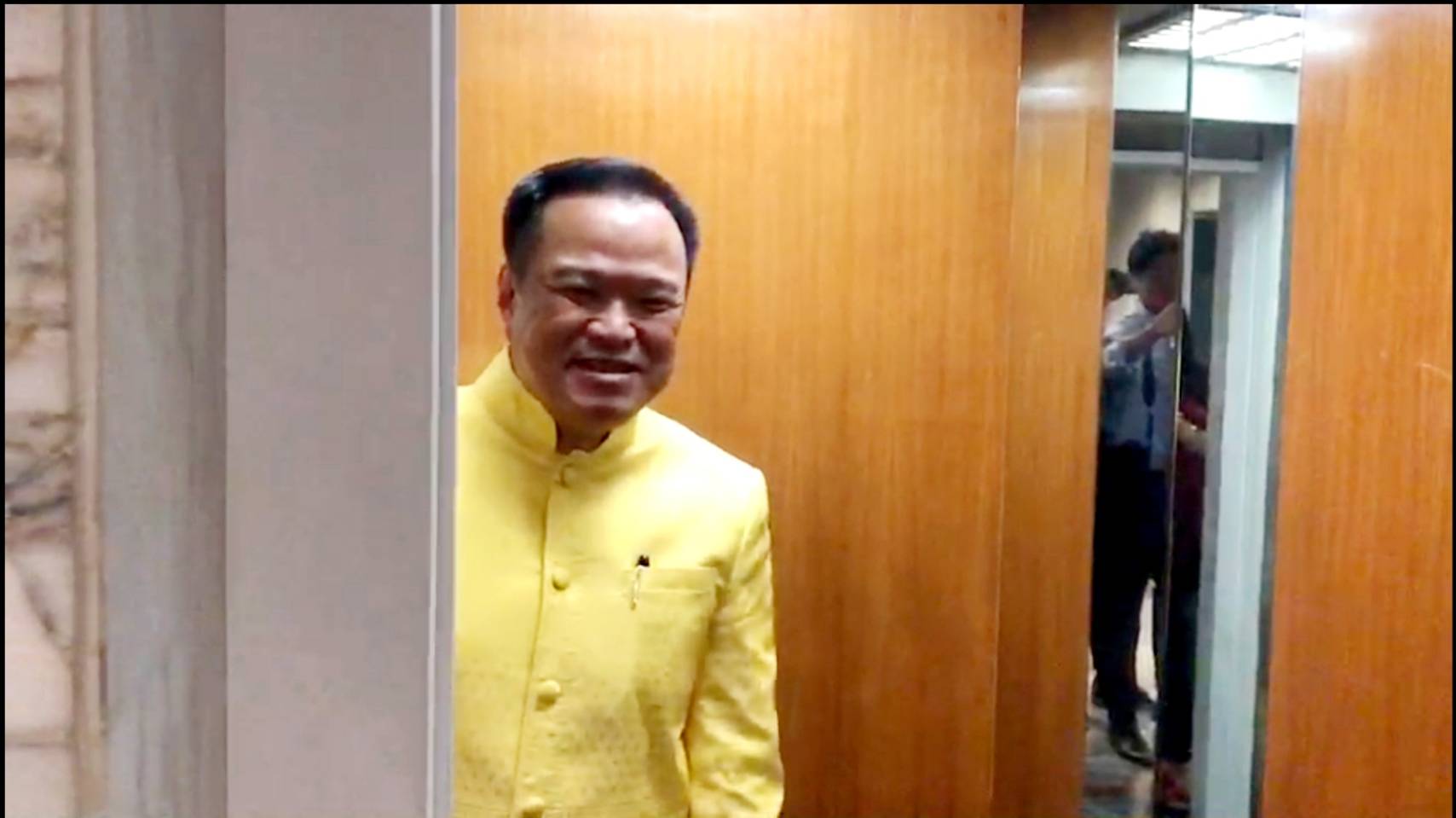 "อนุทิน" ย้ำ ร่วมกินข้าวเย็นพรรคร่วมเย็นนี้ ยัน ภูมิใจไทยไม่มีปัญหา