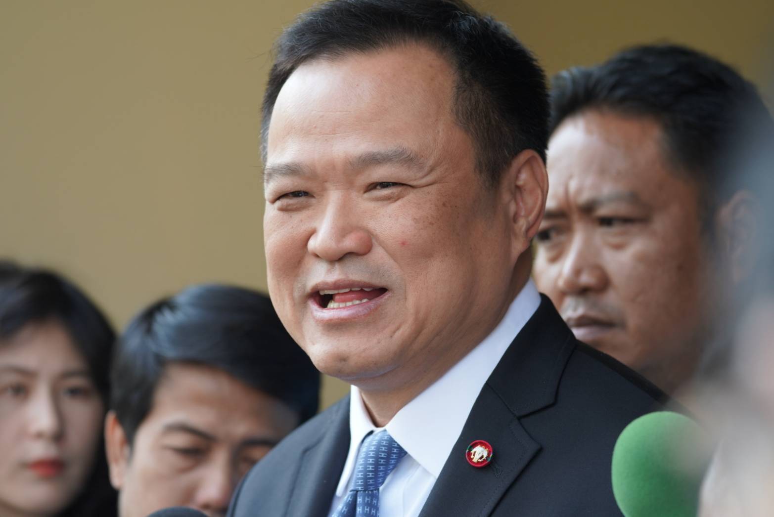 "อนุทิน" ยังไม่รับอดีต ส.ส.อนาคตใหม่เข้าพรรค ชี้ ต้องดำเนินการตามกฎหมายกำหนด