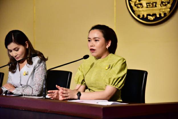 "รัฐบาล" ขอ ปชช. อย่าตื่นตระหนกไวรัสปอดอักเสบจากจีนระบาด ยัน ไทยไม่พบผู้ป่วย