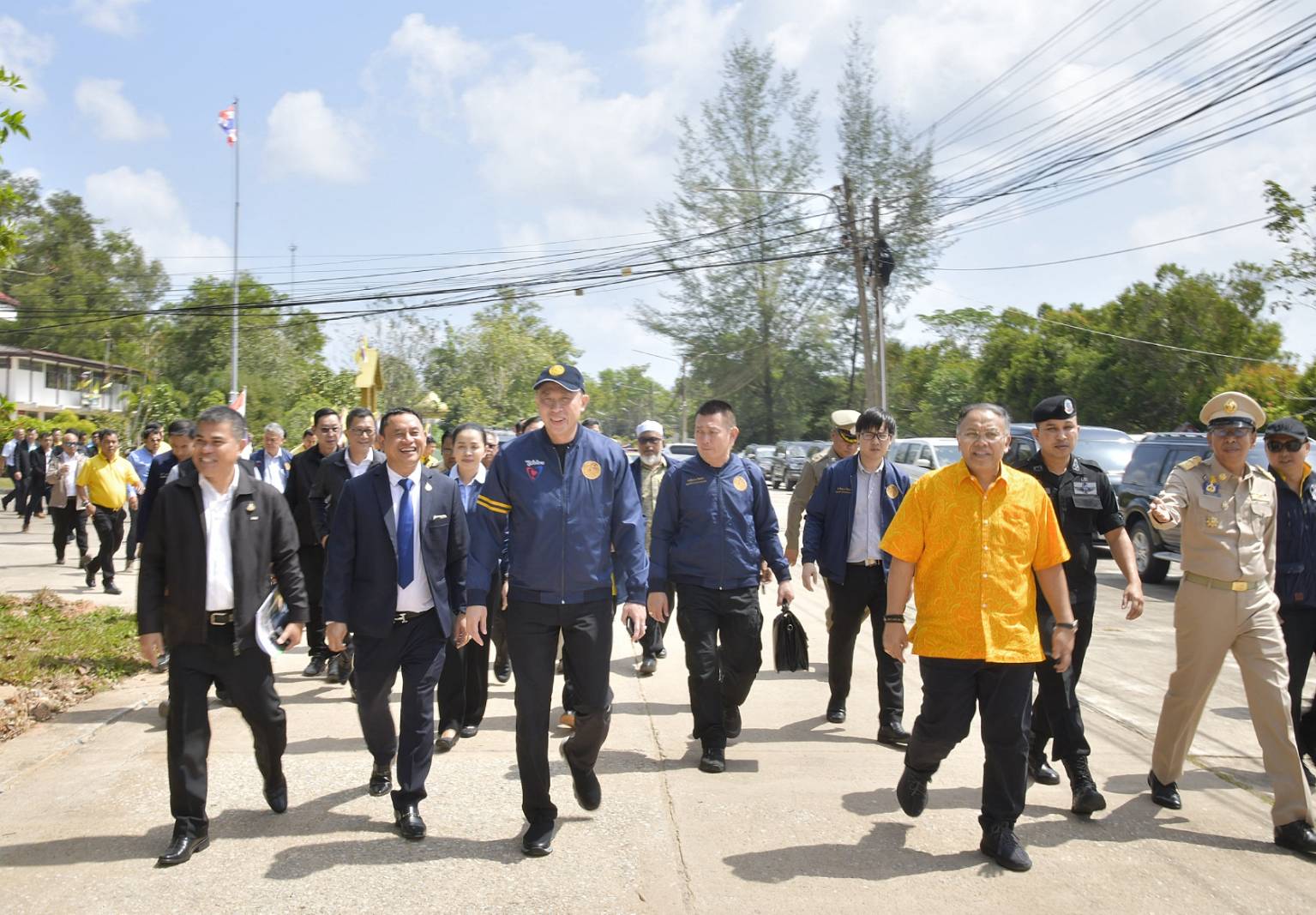 "ศักดิ์สยาม" ลงใต้ติดตามโครงการปรับปรุงถนนลาดยางผิวจราจรแอสฟัคติกคอนกรีต และก่อสร้างสะพาน จ.ปัตตานี