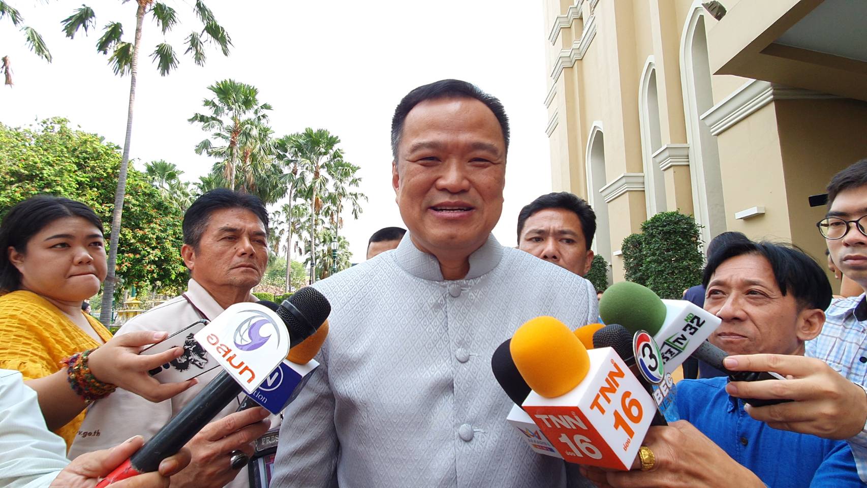 “อนุทิน” ดันไอเดียทำงานที่บ้าน ลดฝุ่น PM 2.5 หวังใช้เอกชนนำร่องก่อน เหตุรัฐติดขัดข้อกฎหมาย