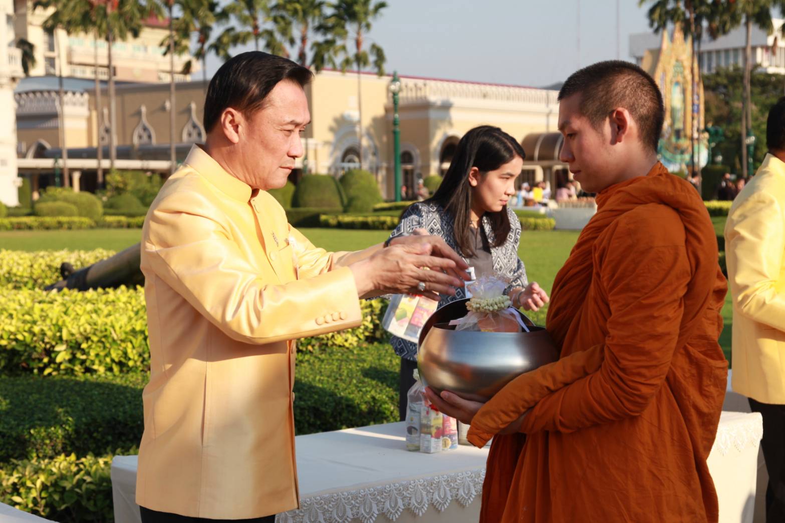 “ทรงศักดิ์” มท.3 ร่วมพิธีทำบุญเนื่องในโอกาสวันขึ้นปีใหม่ พุทธศักราช 2563 ณ ตึกสันติไมตรี ทำเนียบรัฐบาล