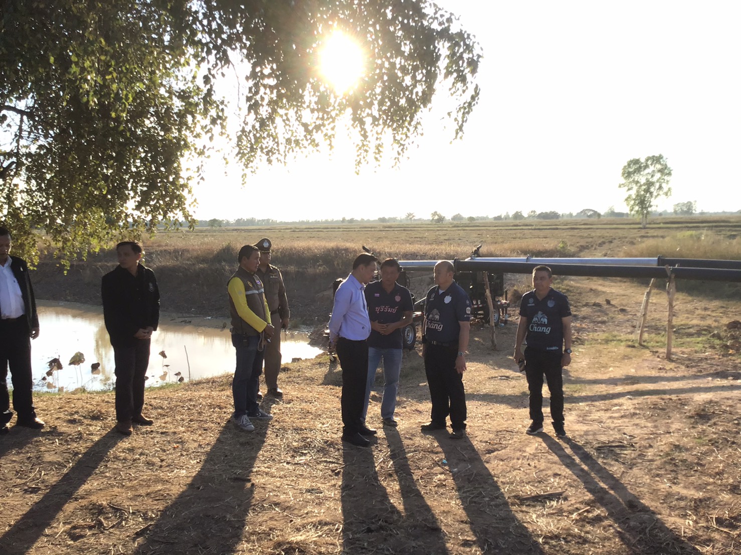 “ทรงศักดิ์” มท.3 ลงพื้นที่เร่งแก้ปัญหาภัยแล้งกระทบการผลิตน้ำประปาในเขตพื้นที่บุรีรัมย์