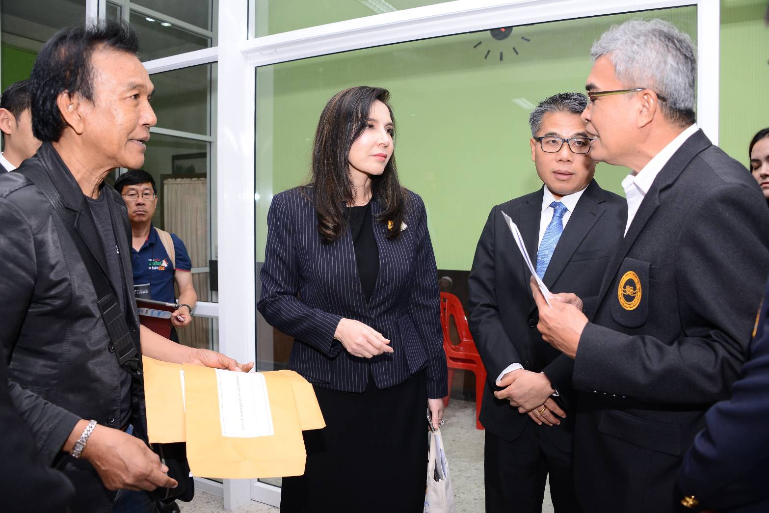 "มนัญญา" รมช.เกษตรฯ พร้อมหน่วยงานที่เกี่ยวข้อง หารือแนวทางการแก้ไขปัญหา กรณีการร้องเรียนกู้ยืมเงิน จากสมาชิกสหกรณ์ออมทรัพย์สโมสรรถไฟ