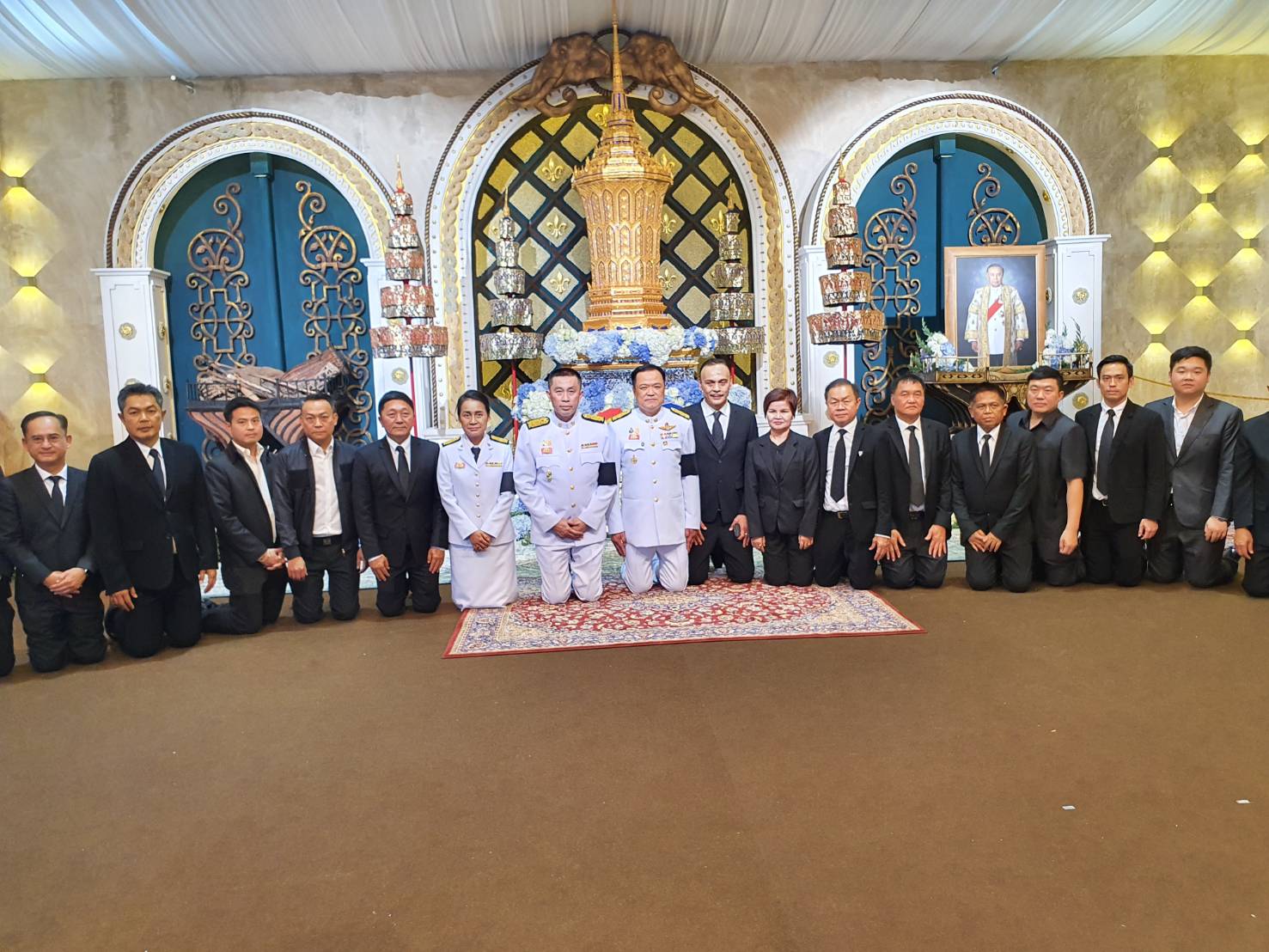 พระบาทสมเด็จพระเจ้าอยู่หัวฯ ทรงพระกรุณาโปรดเกล้าฯ พระราชทานน้ำหลวงอาบศพ พร้อมด้วยเครื่องเกียรติยศประกอบศพ พระพิธีธรรมสวดพระอภิธรรมเวลากลางคืน กำหนด 3 คืน แก่นายชัย ชิดชอบ