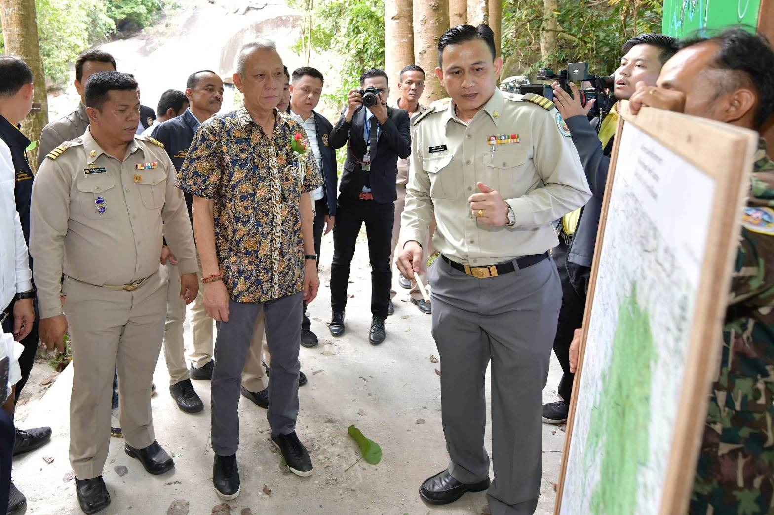 "รมว.ท่องเที่ยว" ปิ๊งไอเดีย เตรียมแผนพัฒนา น้ำตกโผงโผง เป็นแหล่งท่องเที่ยวยอดนิยม