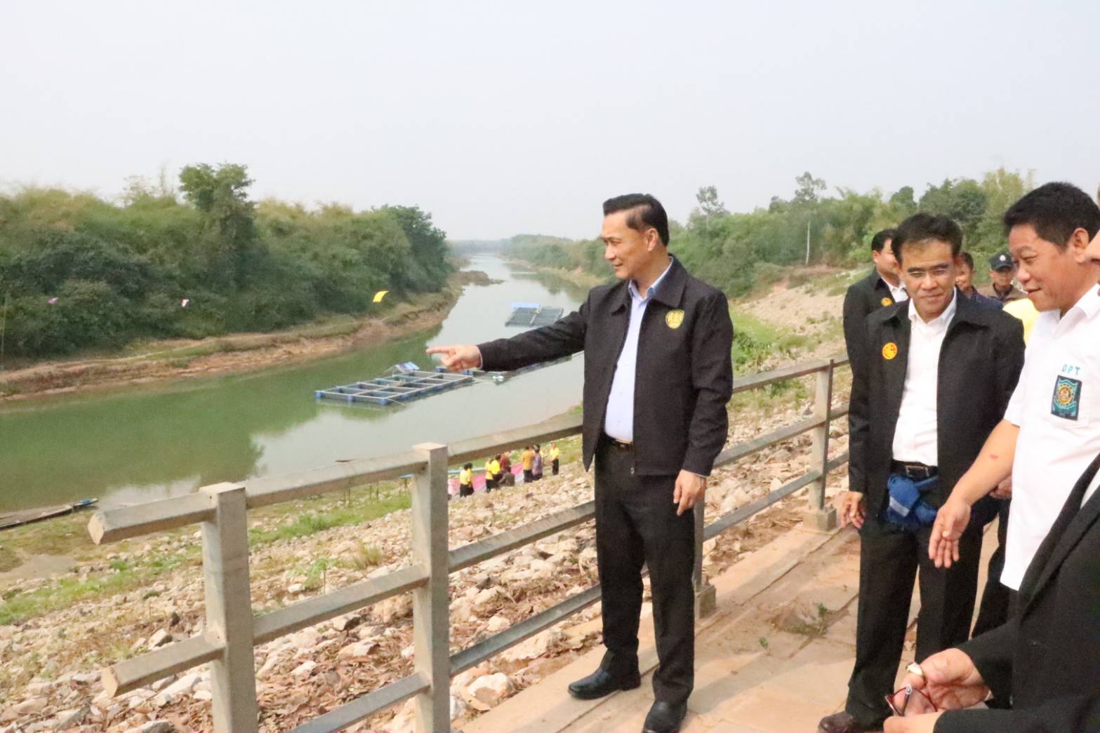 มท.3 ลงพื้นที่ จ.บึงกาฬ ติดตามการดำเนินโครงการก่อสร้างเขื่อนป้องกันตลิ่งริมแม่น้ำสงคราม พร้อมพบปะประชาชนรับฟังปัญหาความต้องการ