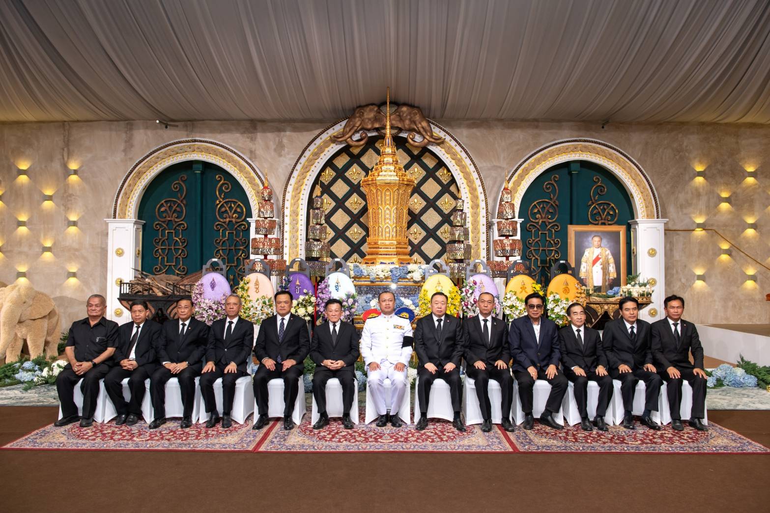 “สมพงษ์” หน.พรรคเพื่อไทย พร้อม “สุชาติ” รองประธานสภาฯ และคณะรมต.ทั้งอดีตและปัจจุบันหลายกระทรวง นักการเมือง ประชาชน ร่วมงานอาลัย “ชัย ชิดชอบ” จำนวนมาก สำหรับยอดบริจาคเข้าร.พ.บุรีรัมย์ เกิน 5 ล้าน