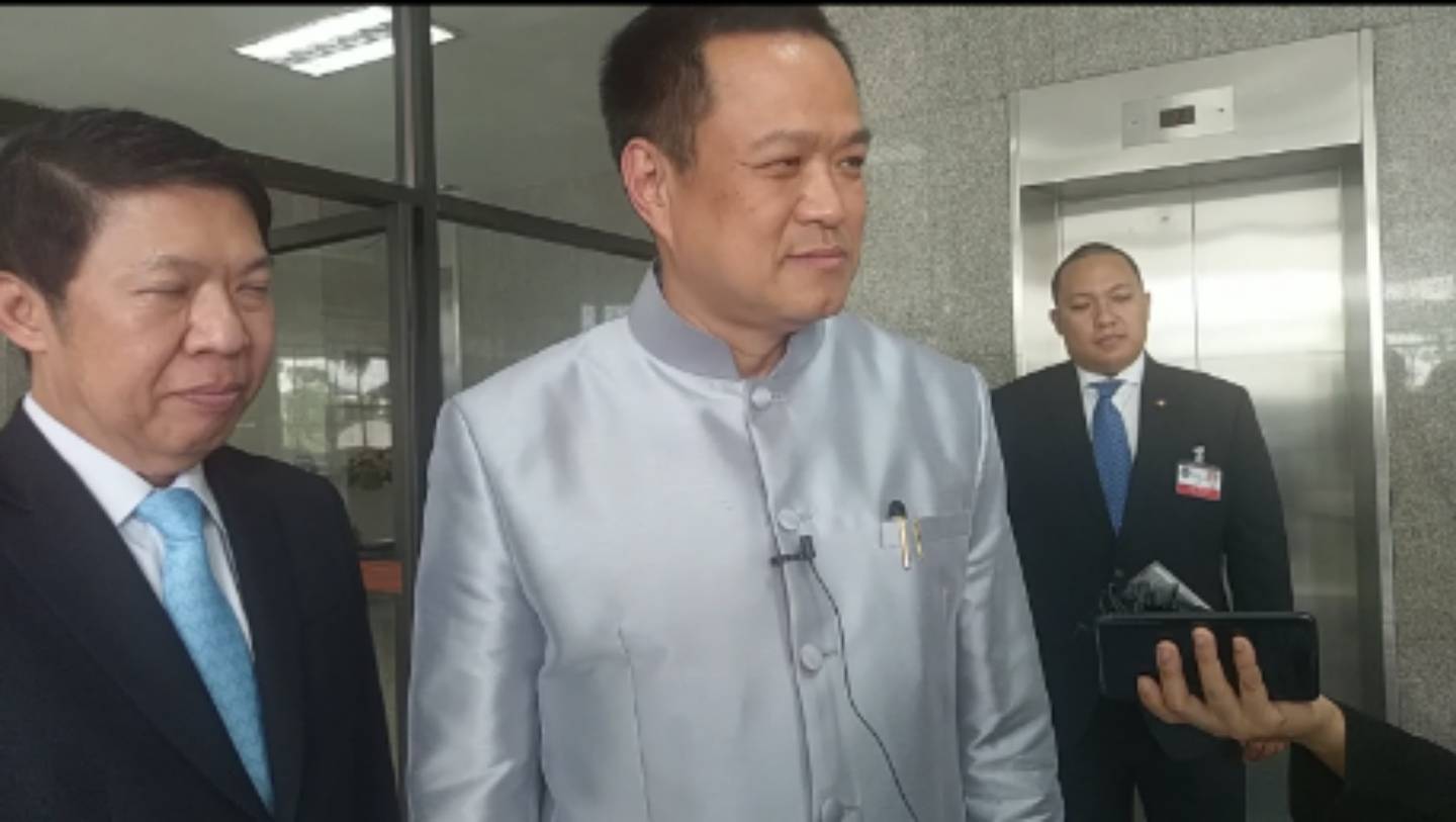 รองนายกฯ "อนุทิน" ยัน ไทยคุมได้ "โคโรน่า 2019" จี้ นักข่าว "สกายนิวส์" เร่งแก้ข้อมูลด่วน