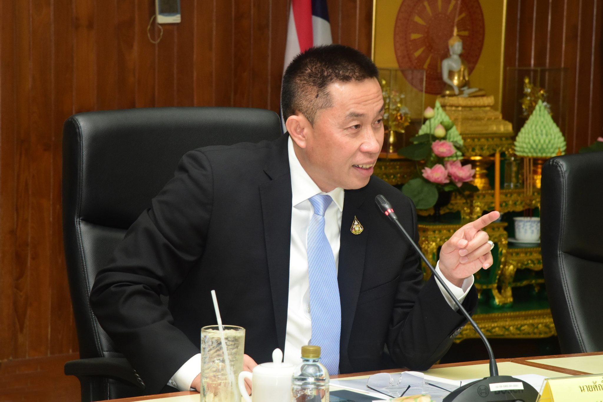 "ศักดิ์สยาม" ประชุมสรุปอุบัติเหตุในเทศกาลปีใหม่ 63 แม้สถิติอุบัติเหตุทางถนนลดลง แต่ยังไม่พอใจ