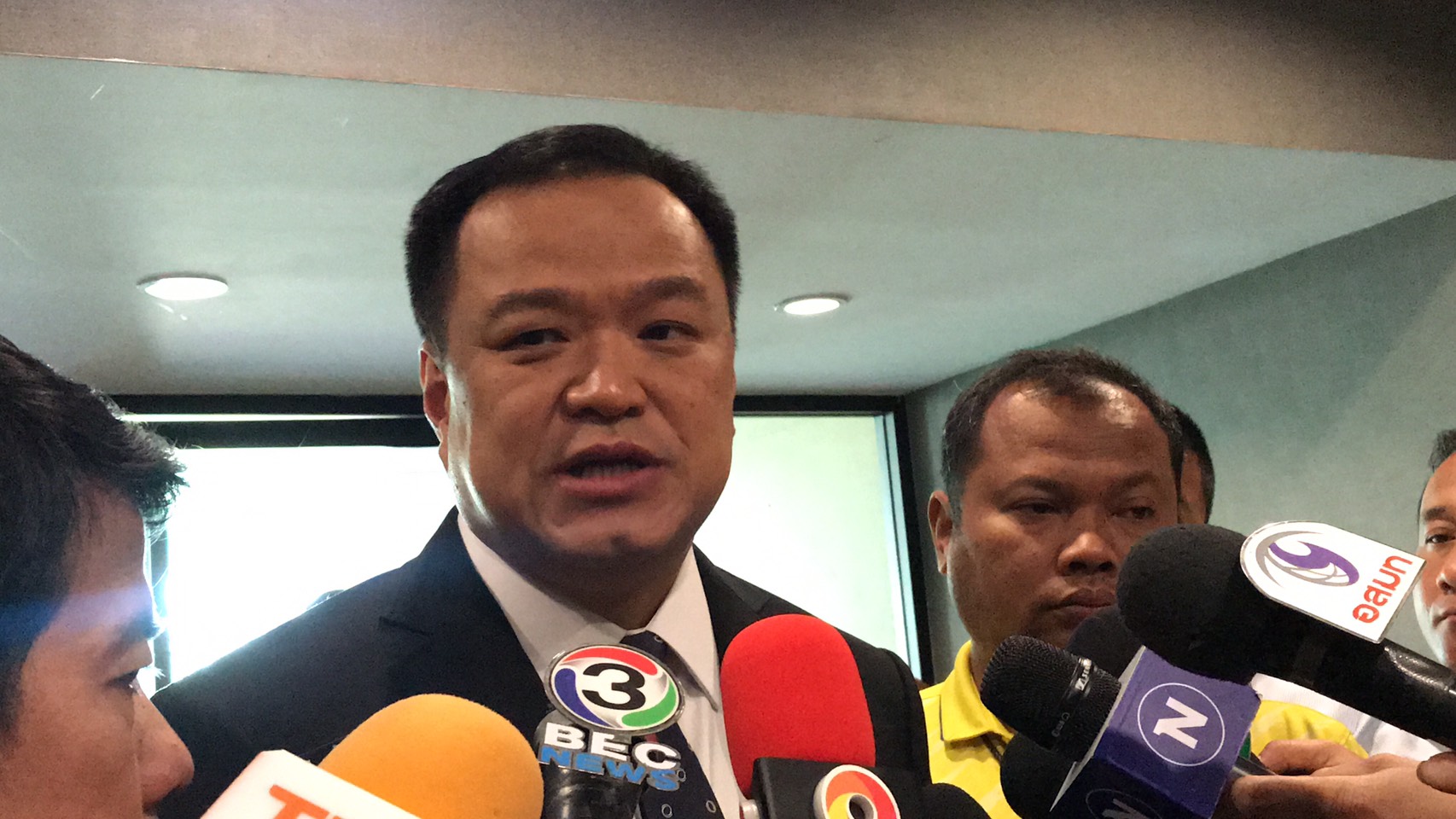 สธ. ยังเอาอยู่ ควบคุม"โคโรนา"แพร่ระบาดวอนปชช.อย่าตื่นตระหนก ชี้ อู่ฮั่นยกเลิกบินแล้ว ความเสี่ยงน้อยลง ยันผู้ป่วย8ราย ติดเชื้อจากนอกปท.