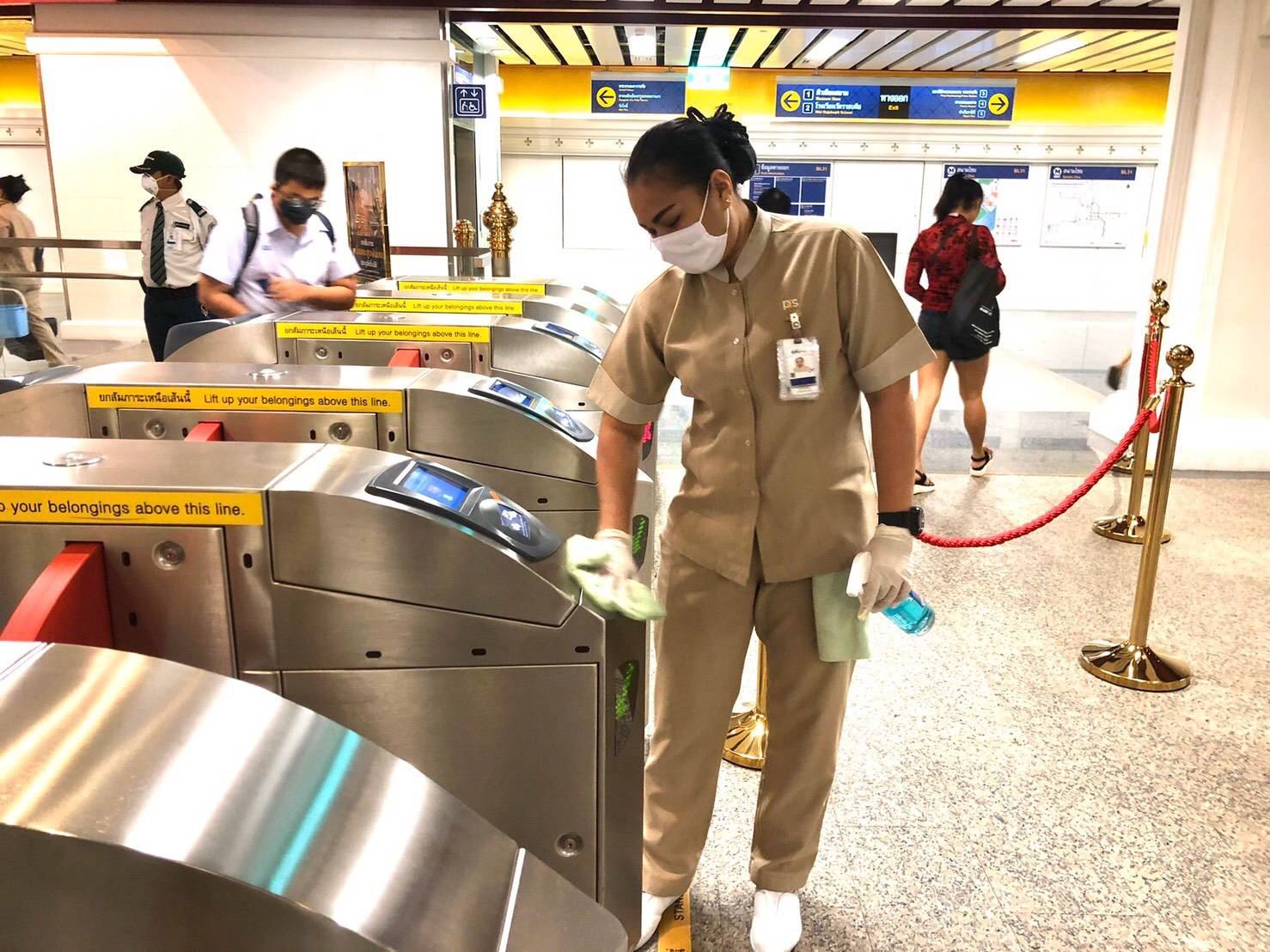 รฟม. เข้ม!! เพิ่มมาตรการด้านสุขภาพอนามัยสร้างความเชื่อมั่นให้กับ ผู้โดยสารรถไฟฟ้า MRT ป้องกันการแพร่ระบาดของเชื้อไวรัส COVID-19