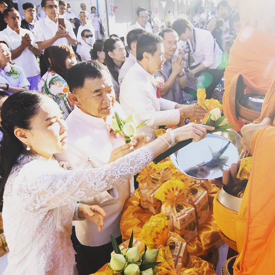 รมช.พาณิชย์​จับมือผู้ว่าฯ-หอการค้าร่วมให้กำลังใจเทอร์มินอ​ลโคราช