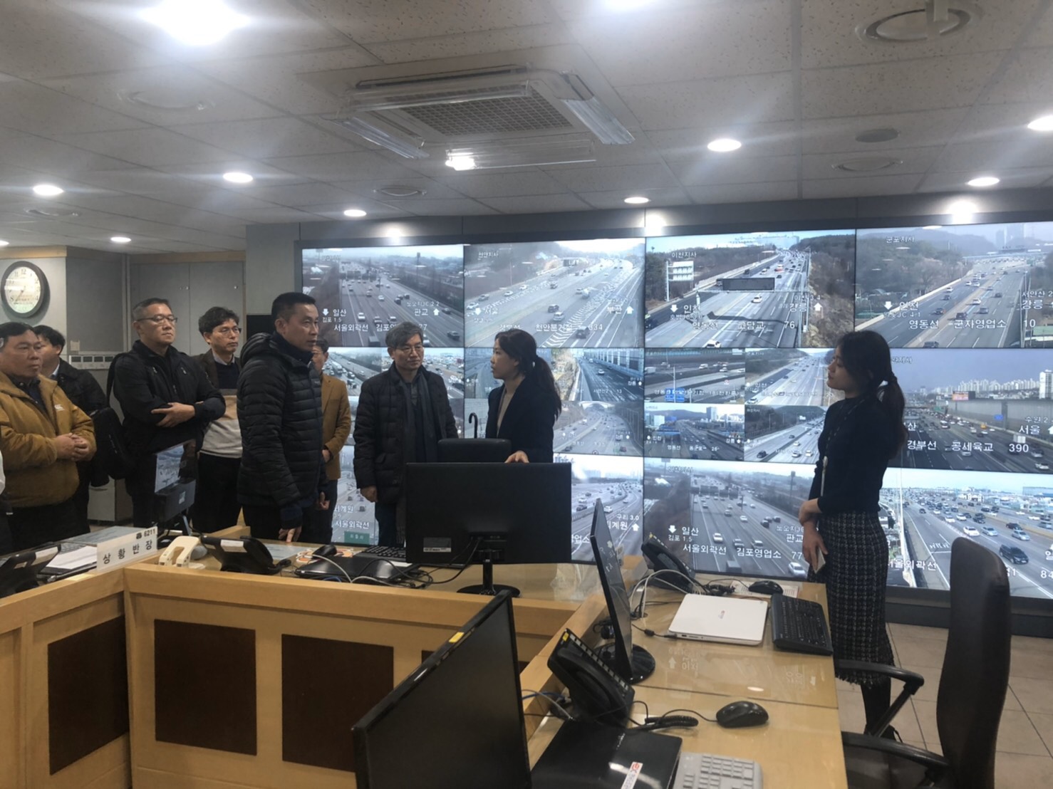 รมว.คมนาคม เยี่ยมชมและสังเกตการณ์ ณ ศูนย์ควบคุมจราจร ประเทศเกาหลีใต้