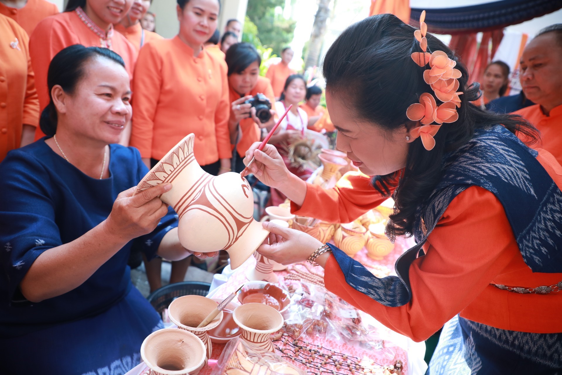 ครูพี่โอ๊ะชม กศน.อุดรธานี สุดเจ๋ง เดินหน้านโยบาย WOW ครบถ้วนทุกด้าน ยกเป็นผู้ปฏิบัติงานพันธุ์พิเศษที่มีศักยภาพ ช่วยสร้างความรู้ อาชีพ และความดีงามแก่พื้นที่จากรุ่นสู่รุ่น