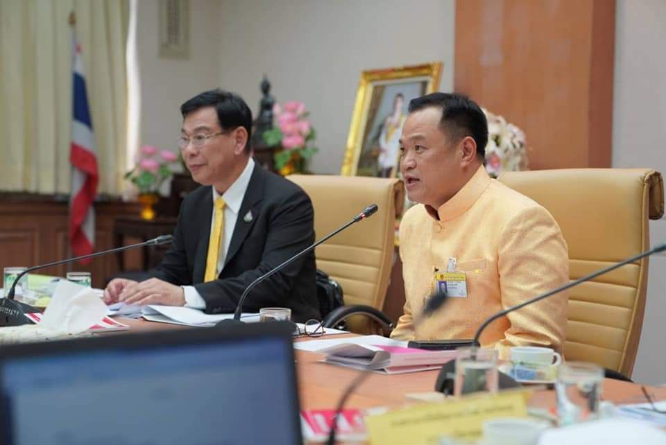 "อนุทิน" สั่งด่วน ให้ "เจลแอลกอฮอล์" เป็น "เครื่องสำอาง" แก้ปัญหาสินค้าขาดตลาด รับมือ Covid-19 ระบาด