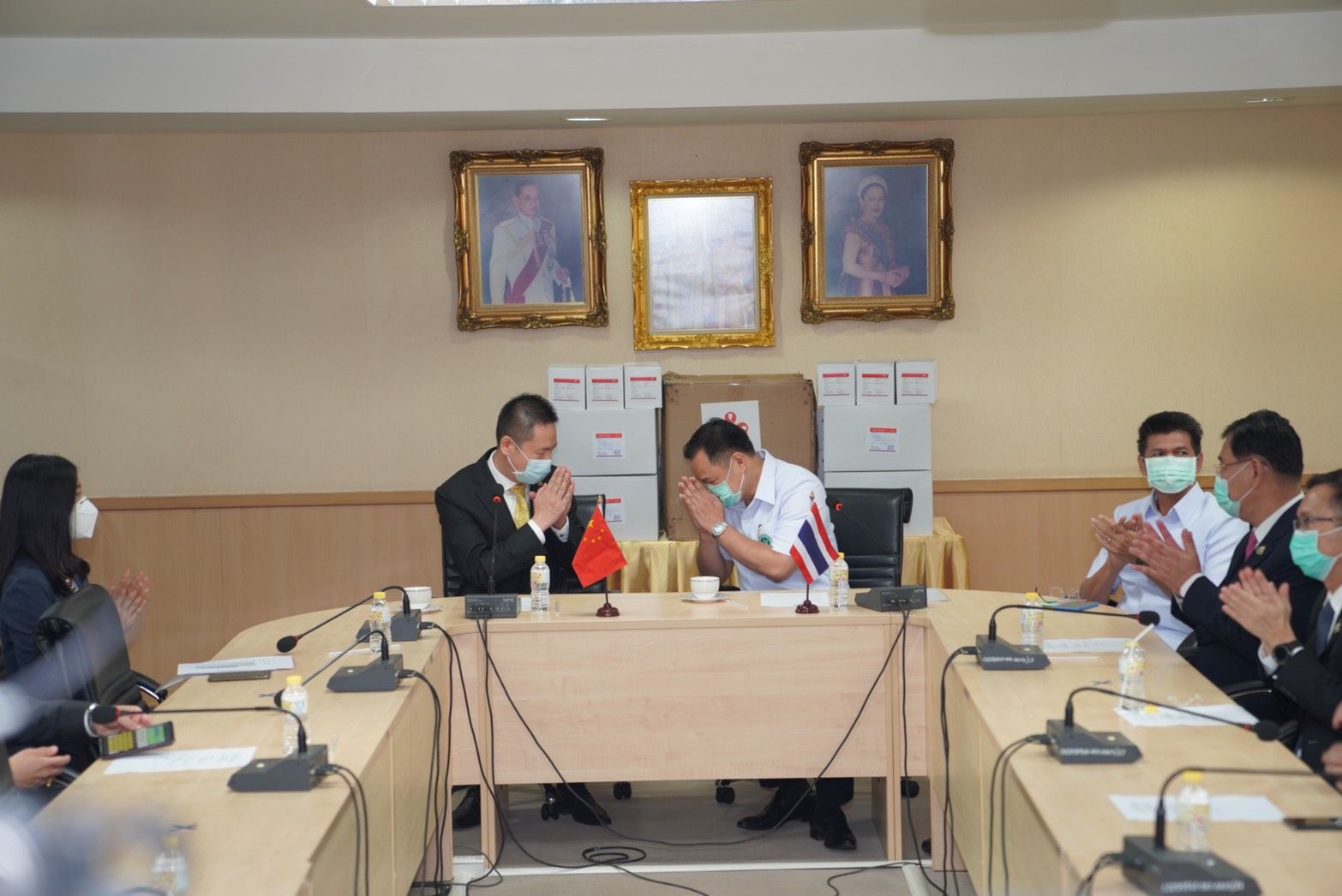 "อนุทิน" หารือจีน สู้ Covid-19 พร้อมรับมอบความช่วยเหลือจากรัฐบาลจีน ย้ำ กำลังประสานหาช่องทางนำเข้าเวชภัณฑ์เพิ่มเติมเพื่อสนับสนุนการทำงานของแพทย์